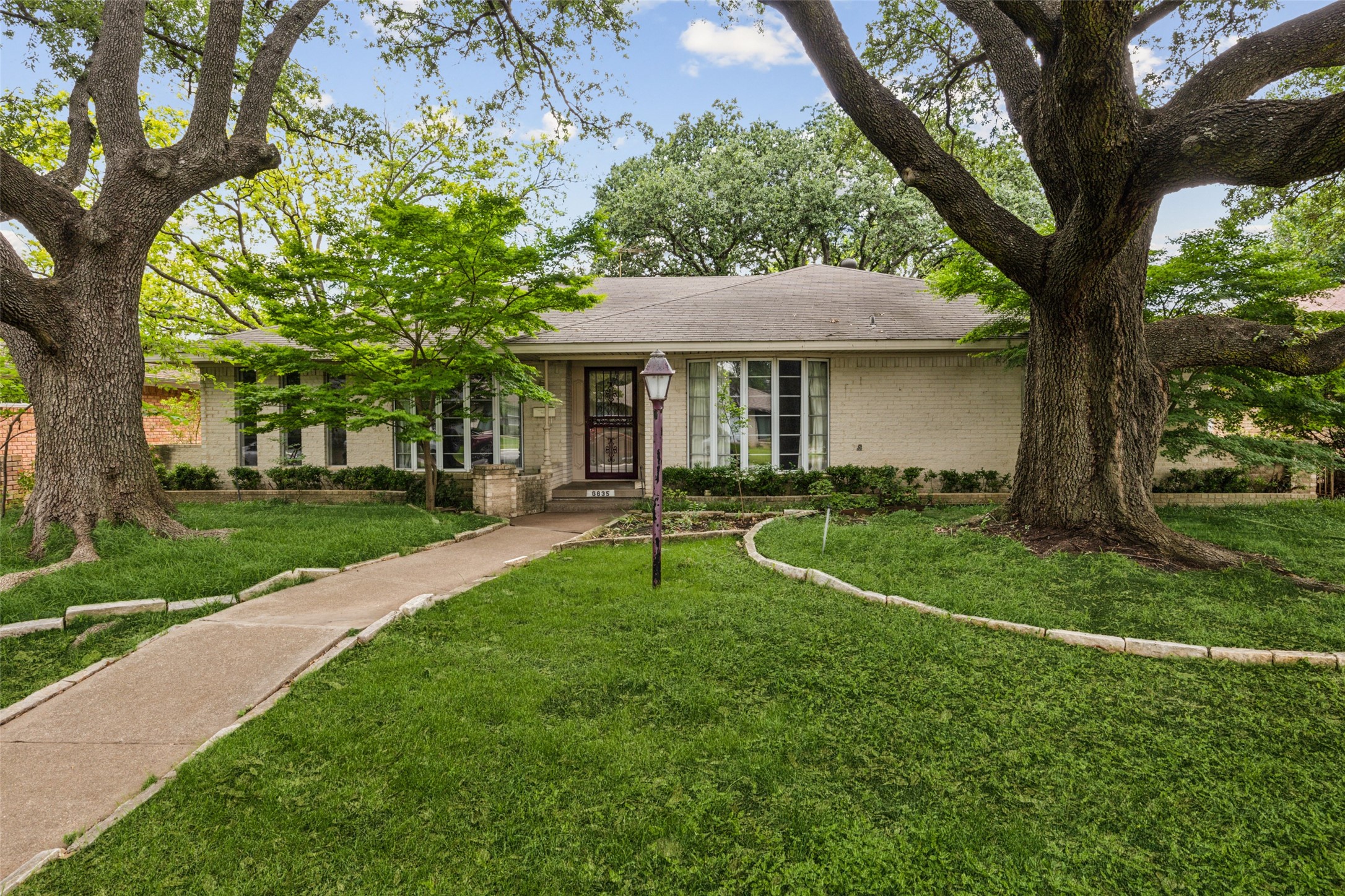 6835 Redstart Lane