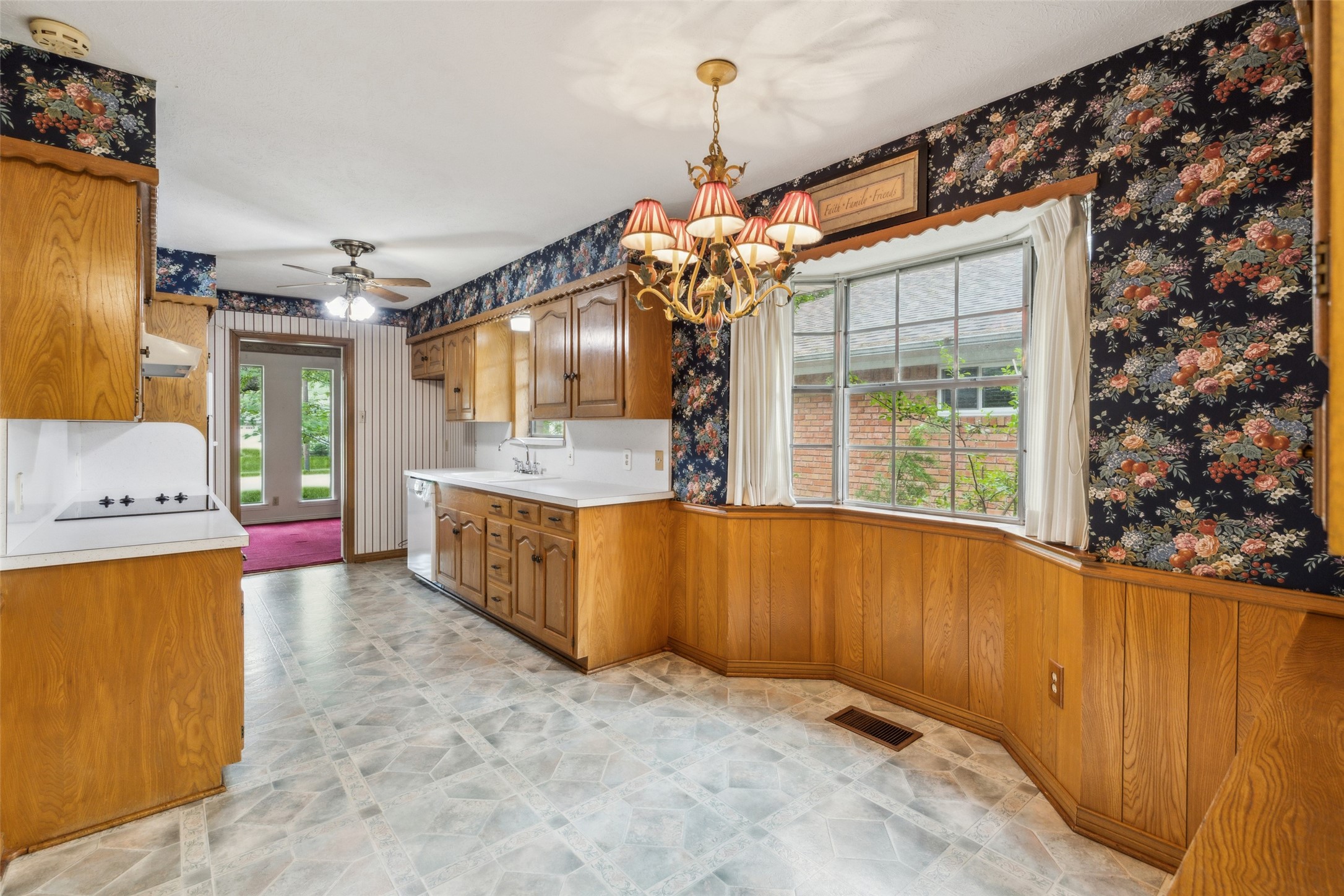 6835 Redstart Lane