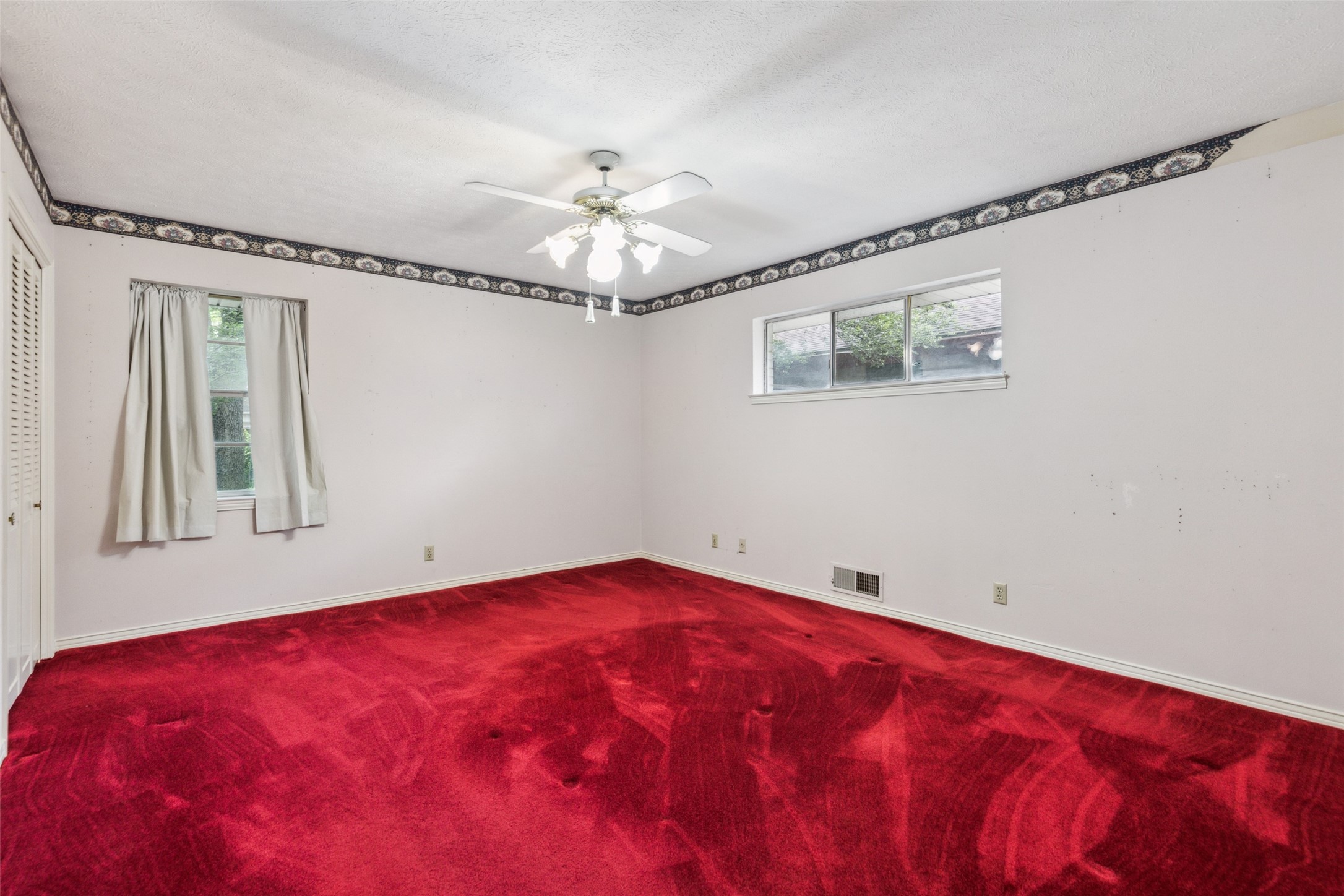 6835 Redstart Lane