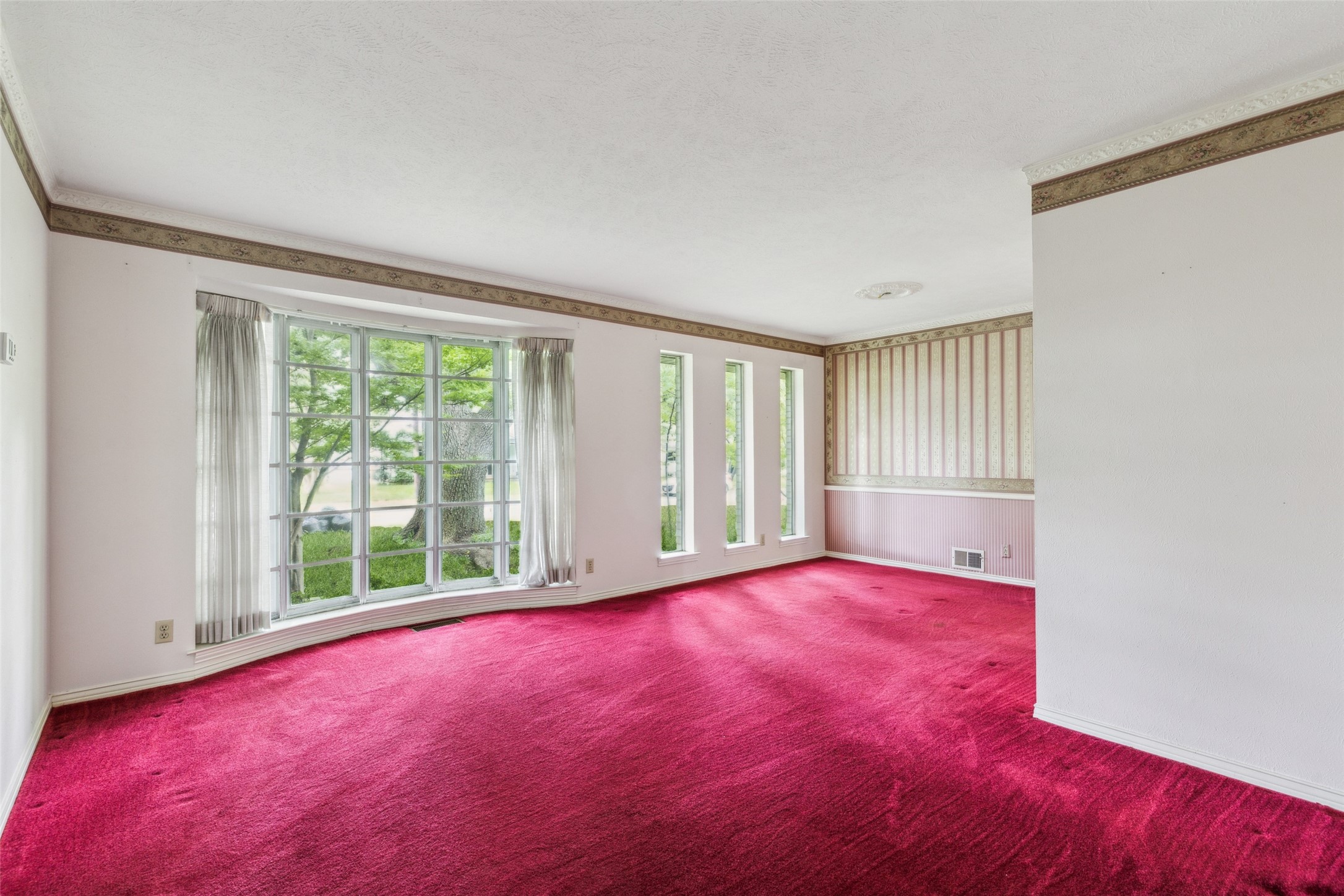 6835 Redstart Lane