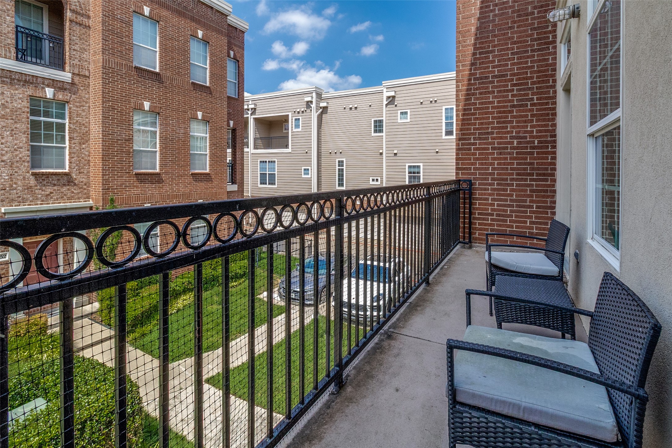 15826 Breedlove Place 143