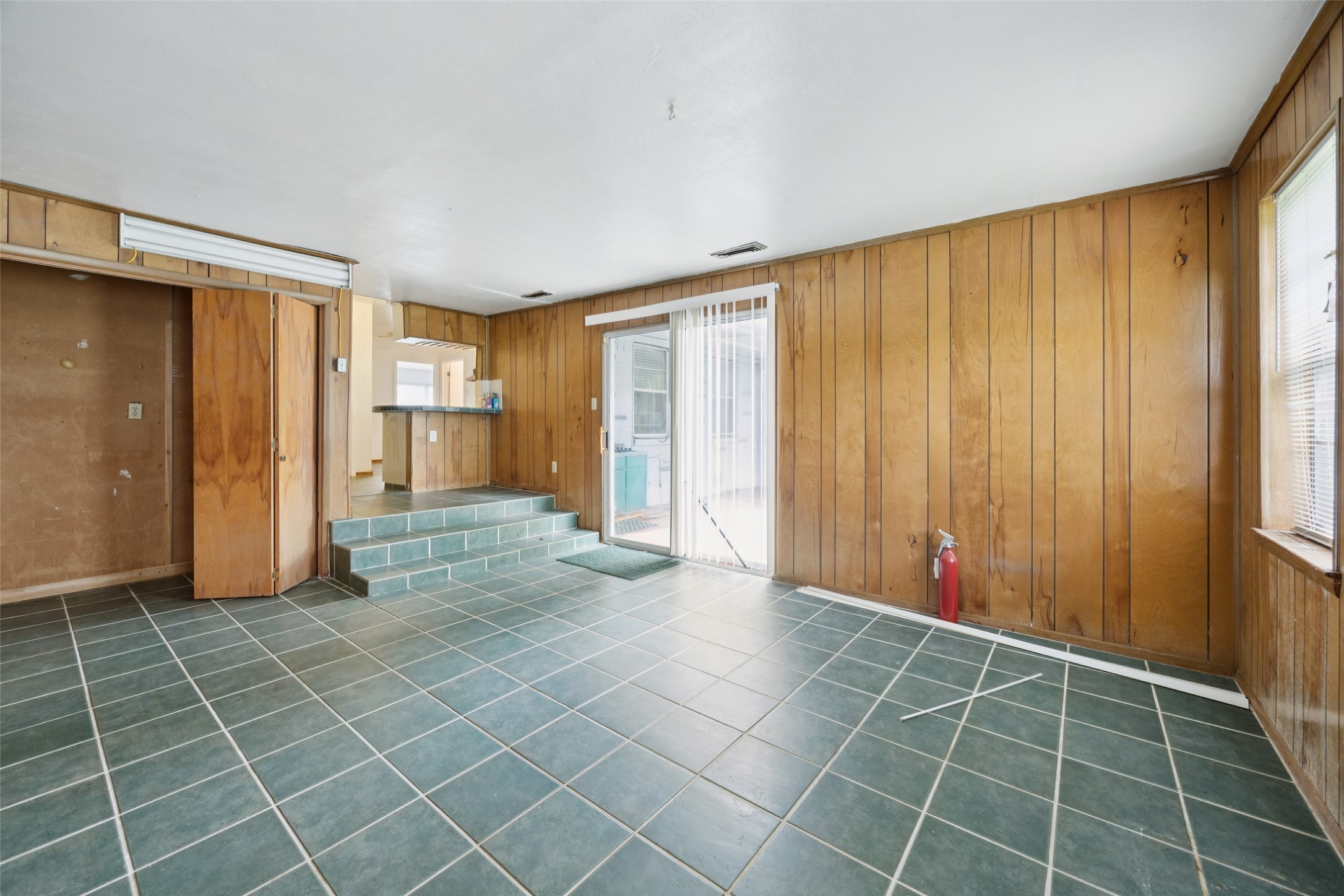 10136 San Juan Avenue