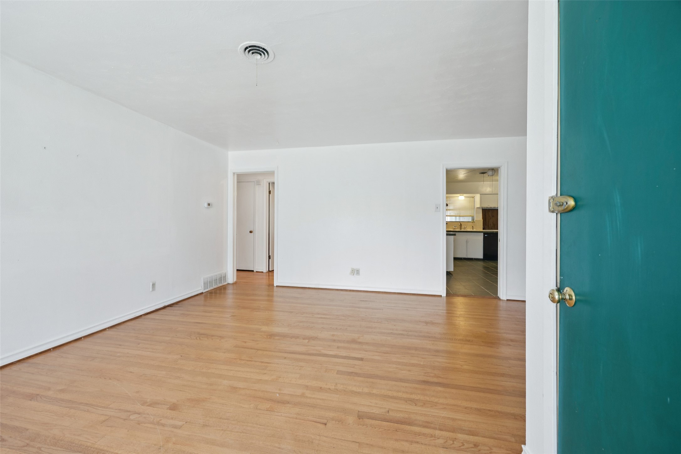 10136 San Juan Avenue