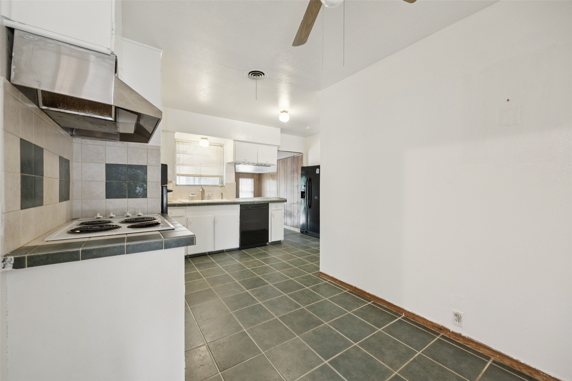 10136 San Juan Avenue