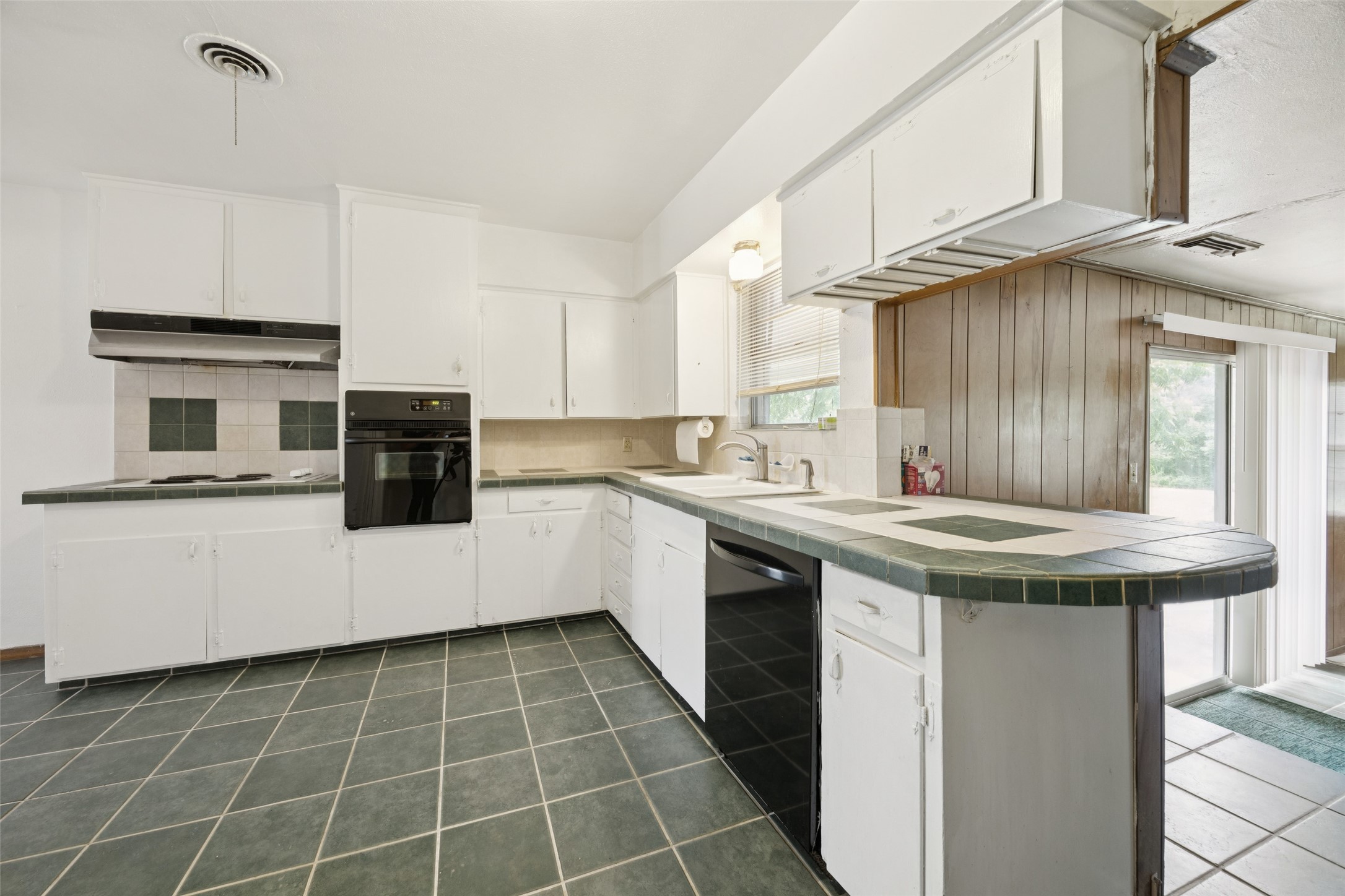 10136 San Juan Avenue