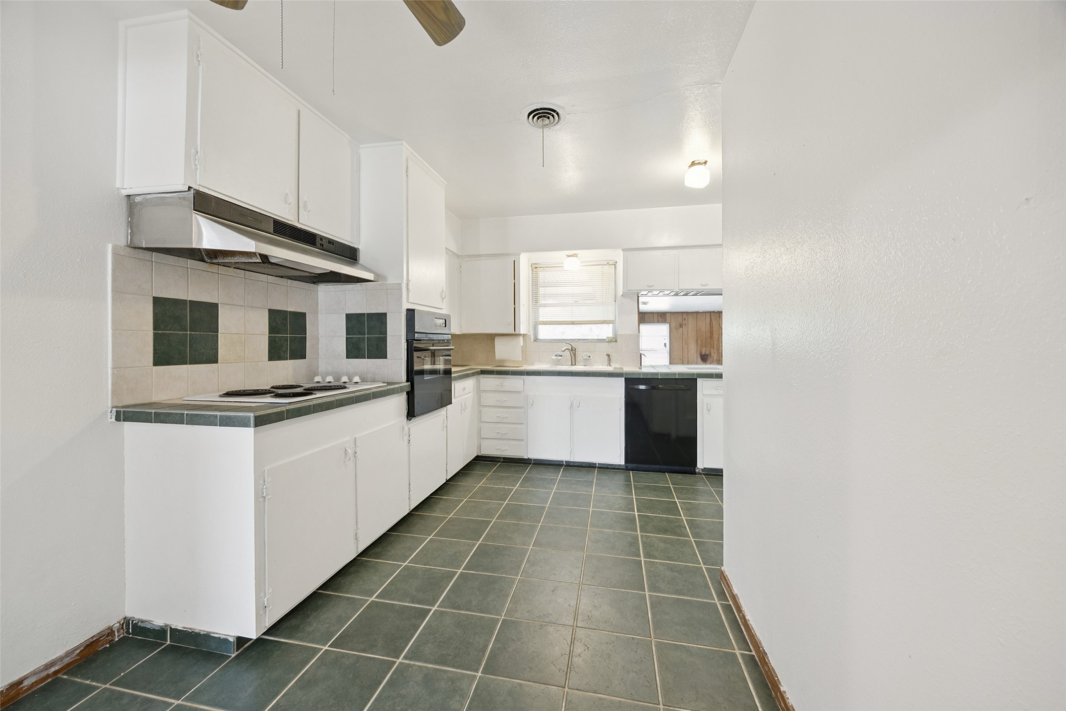 10136 San Juan Avenue