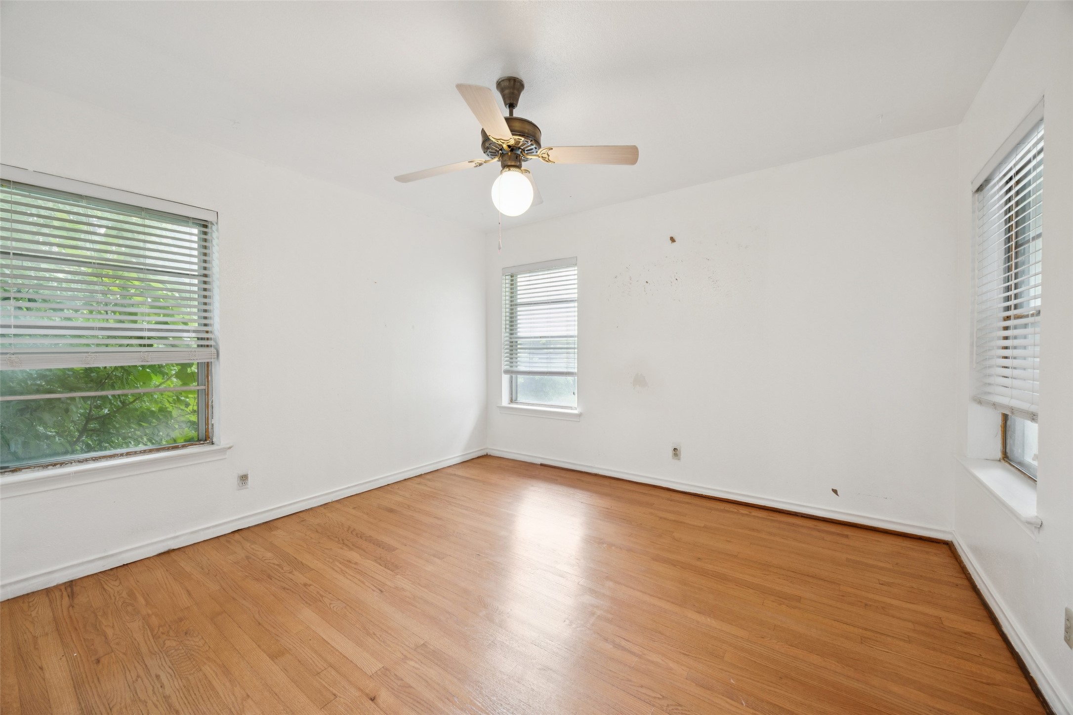 10136 San Juan Avenue