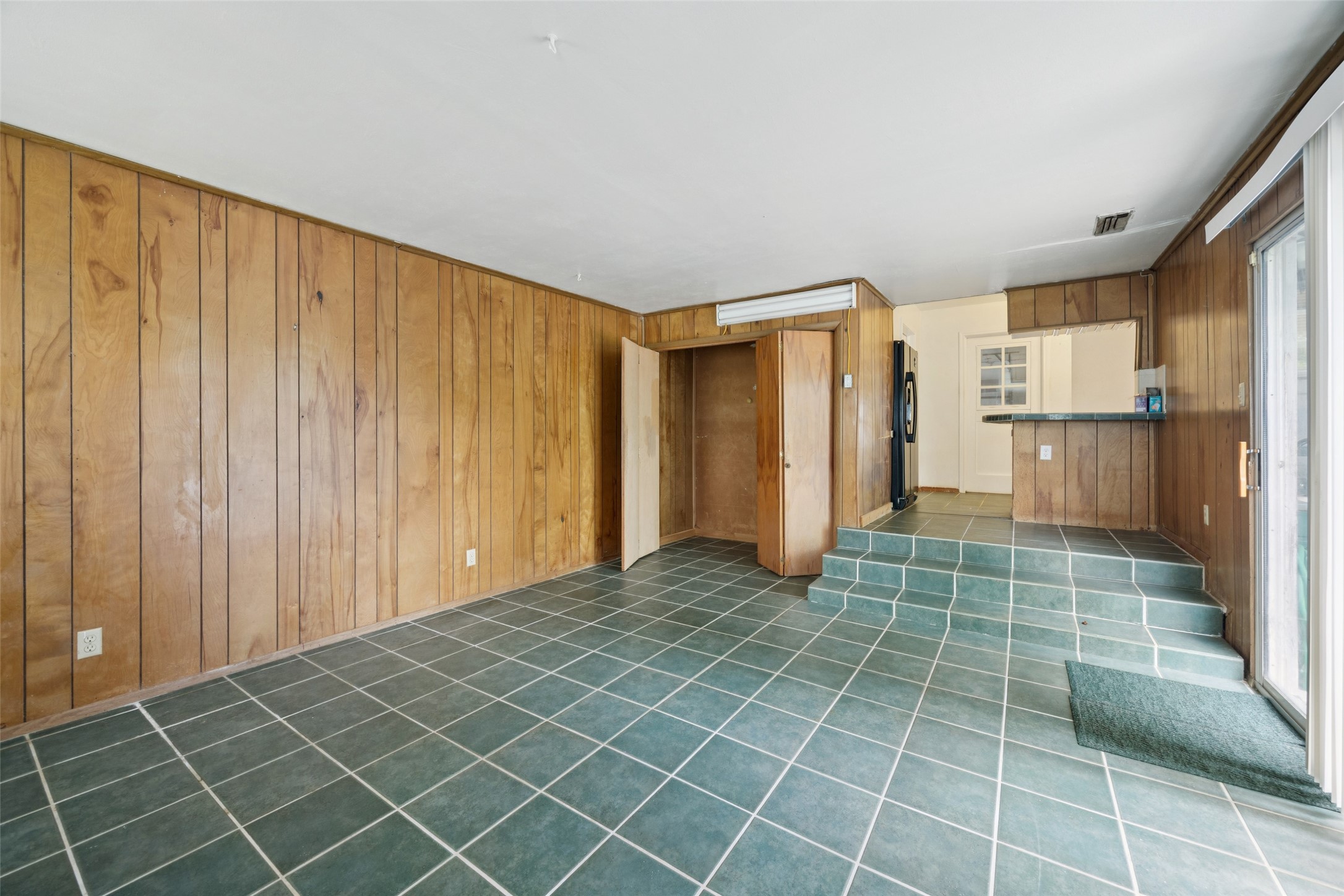 10136 San Juan Avenue