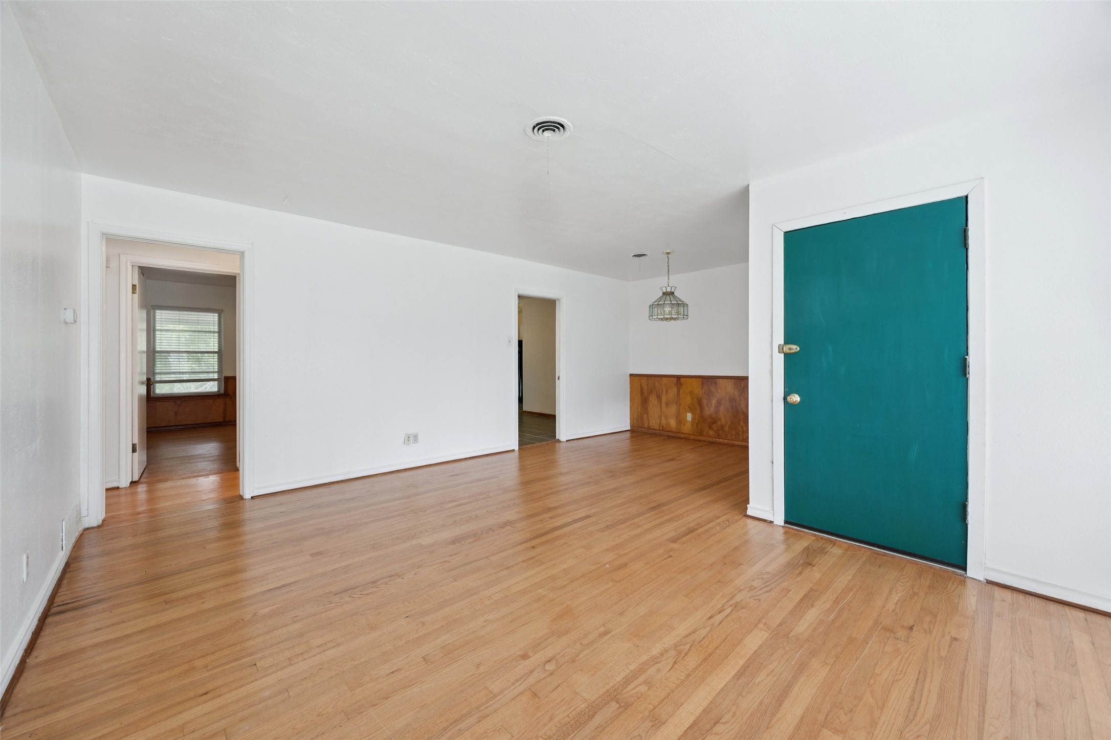 10136 San Juan Avenue