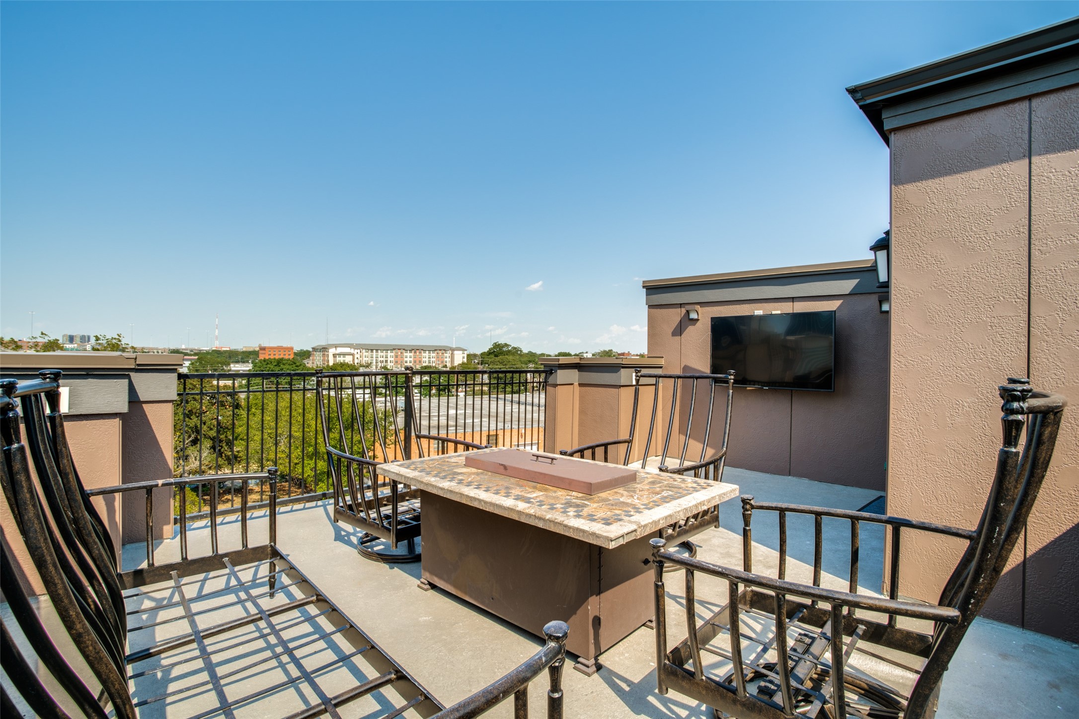 1348 Arch Place