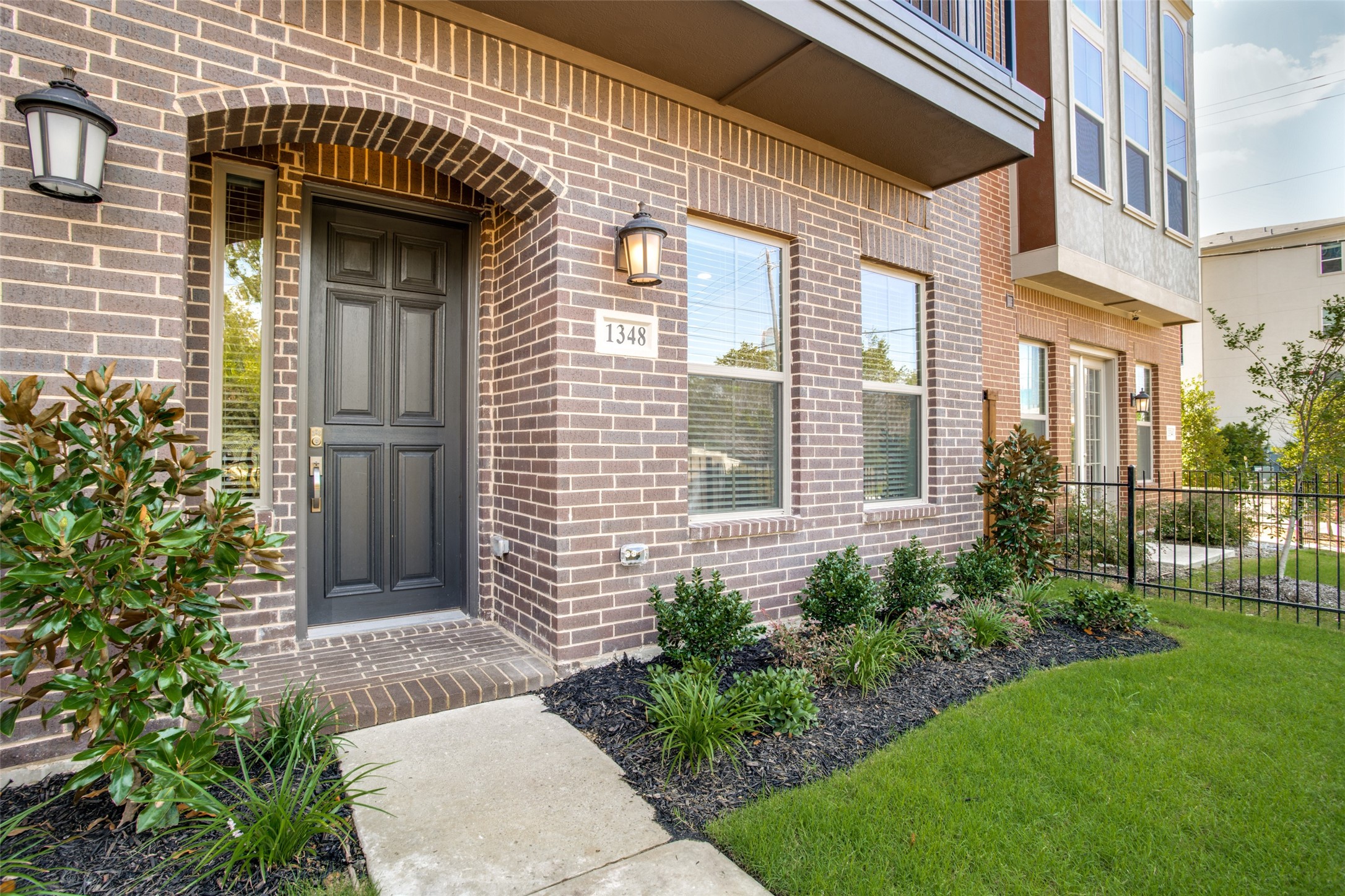 1348 Arch Place