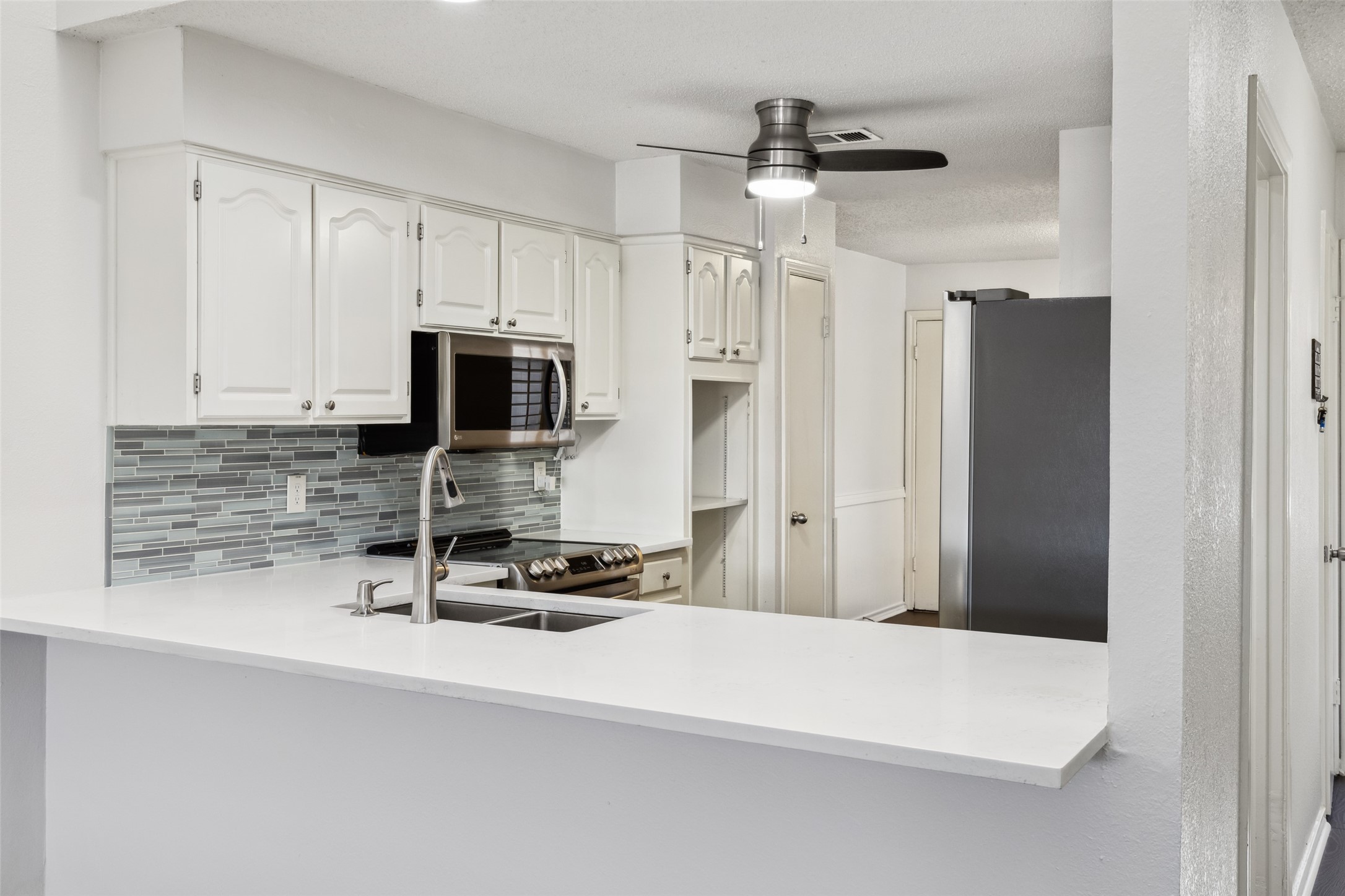 9539 Highland View Drive