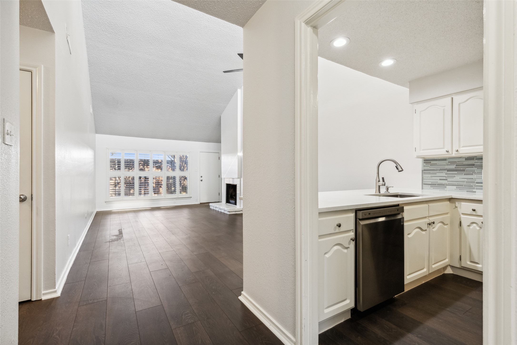 9539 Highland View Drive