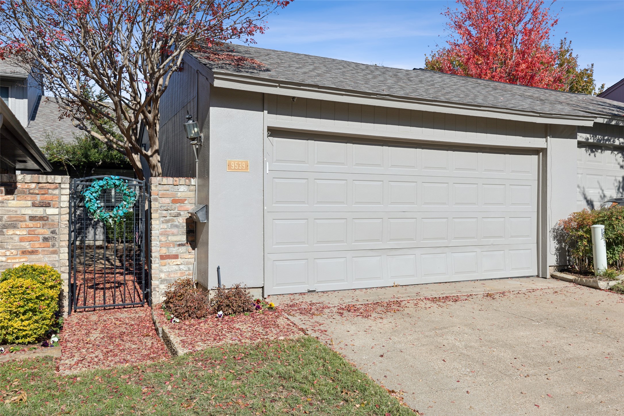 9539 Highland View Drive