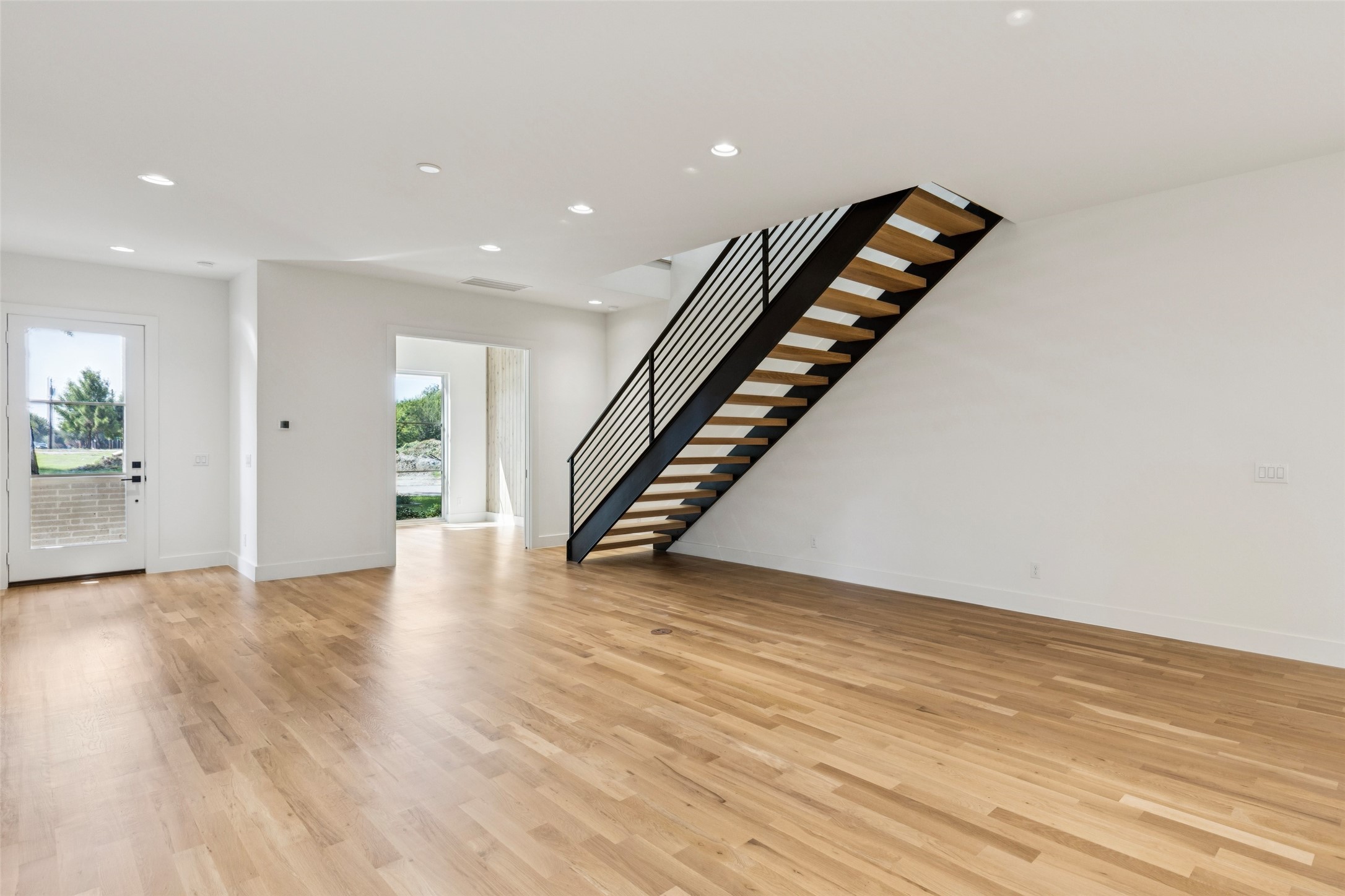 5463 Ellsworth Avenue