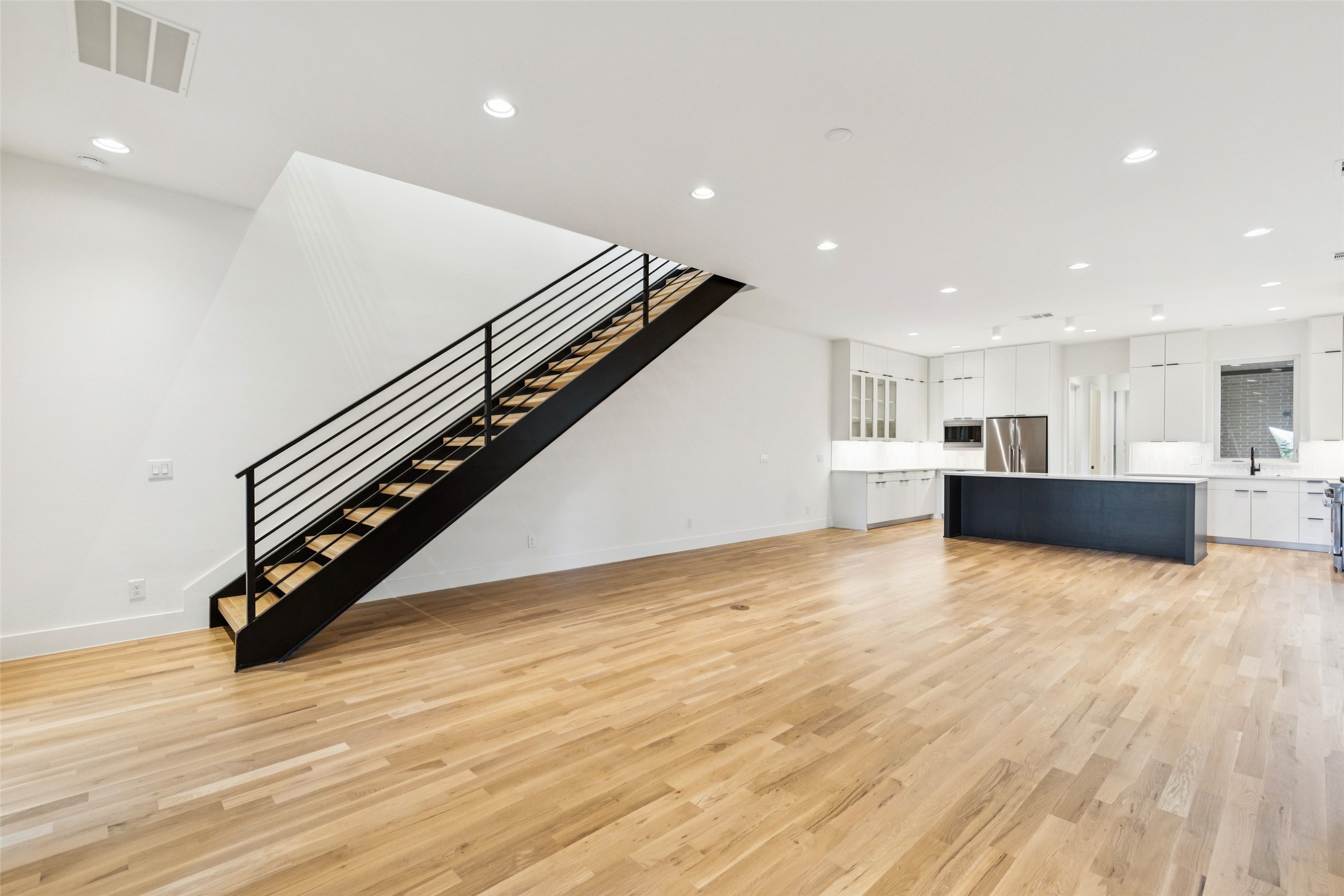 5463 Ellsworth Avenue