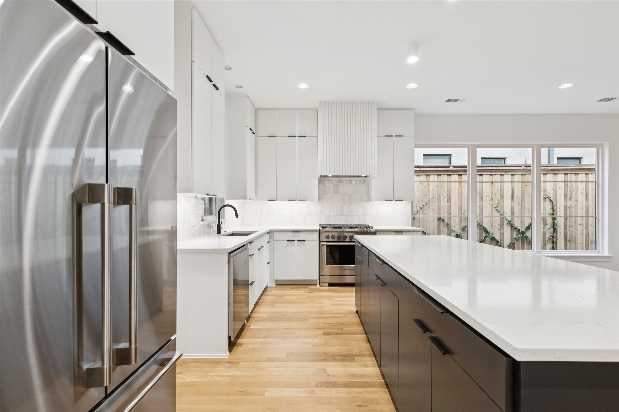 5463 Ellsworth Avenue