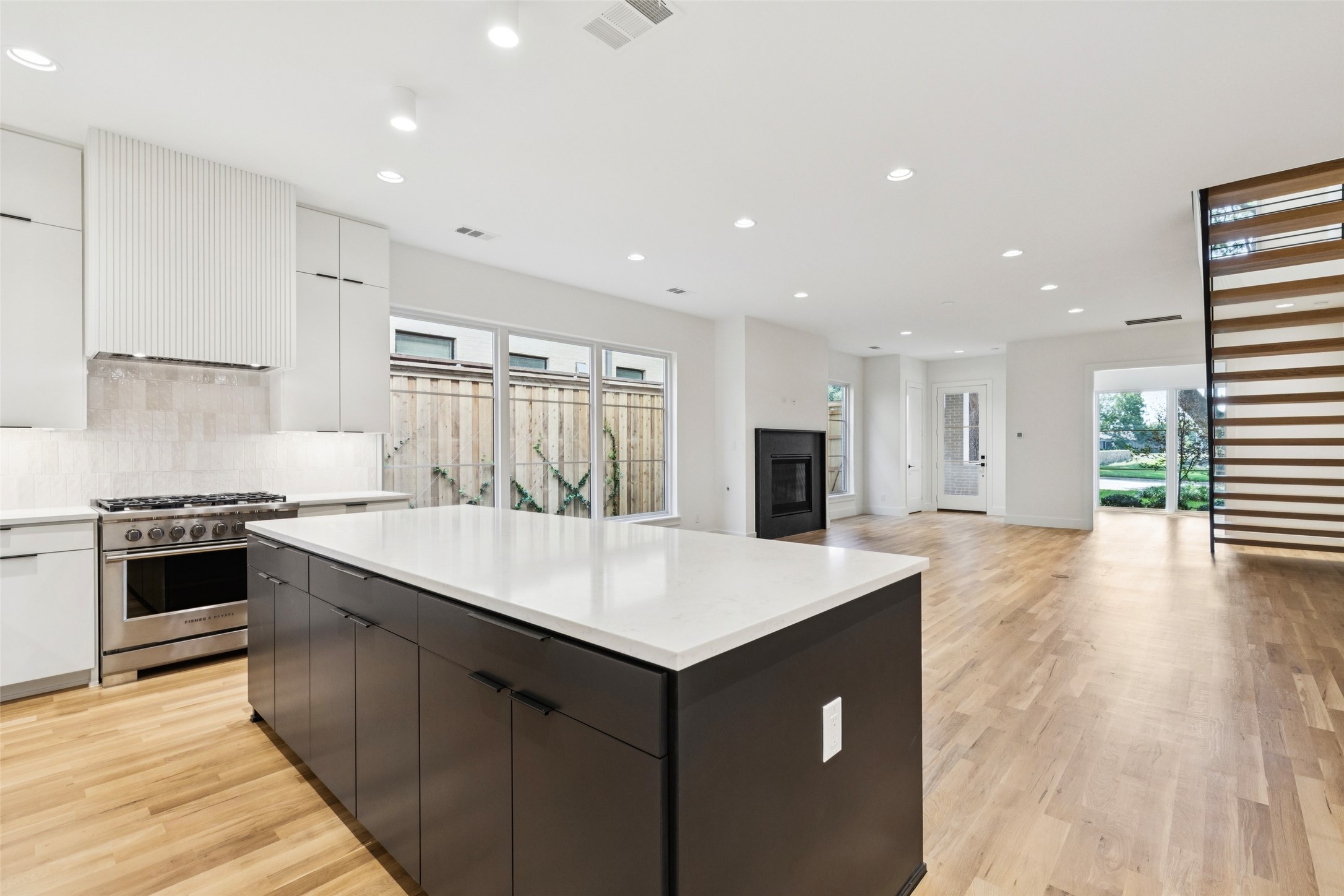 5463 Ellsworth Avenue