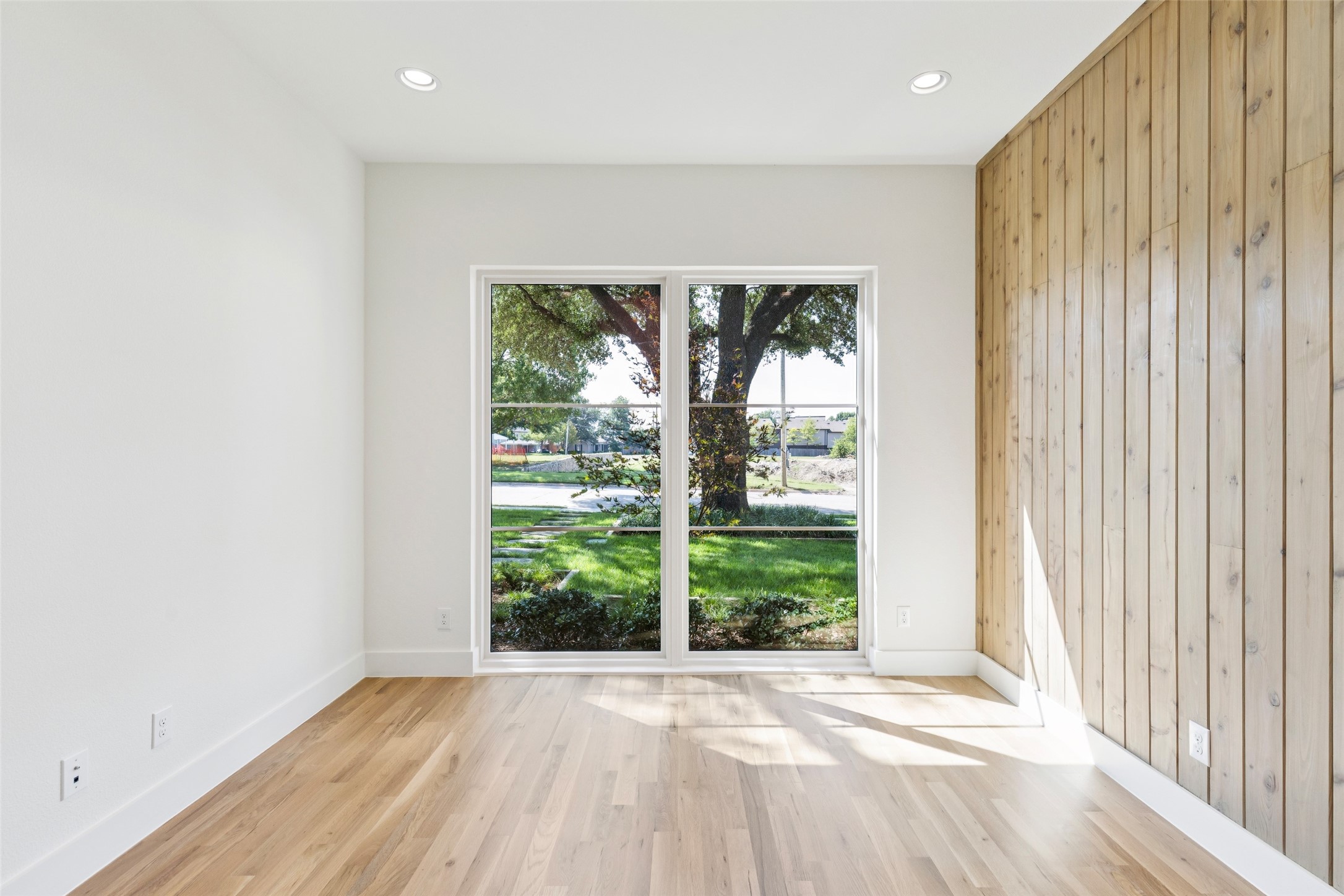 5463 Ellsworth Avenue