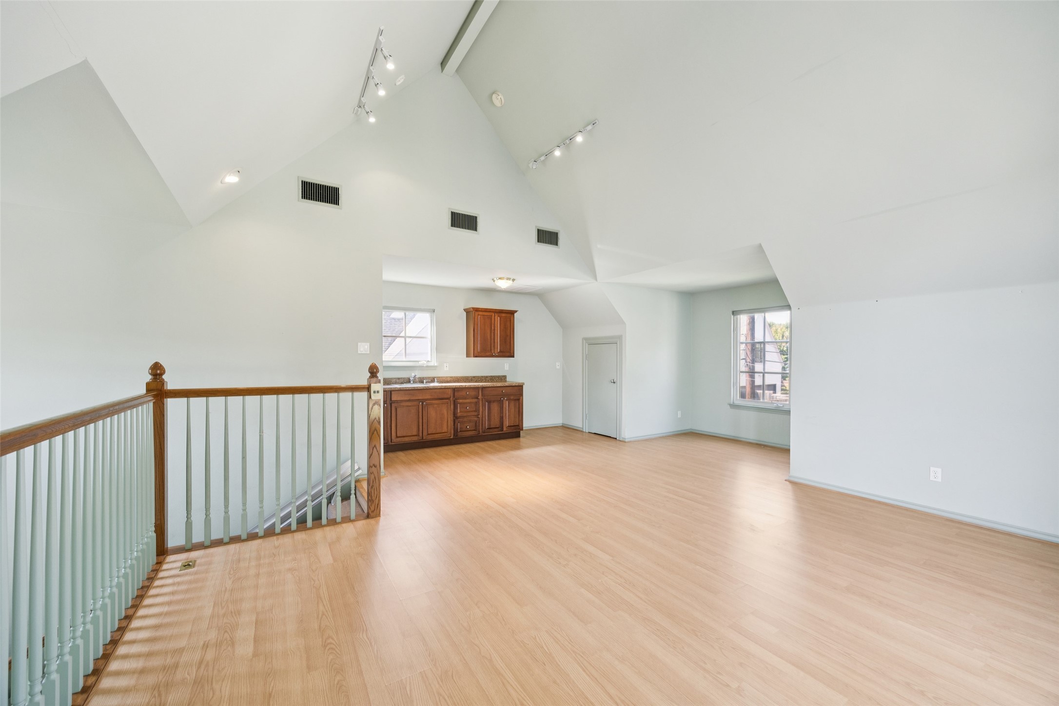 6516 Ellsworth Avenue