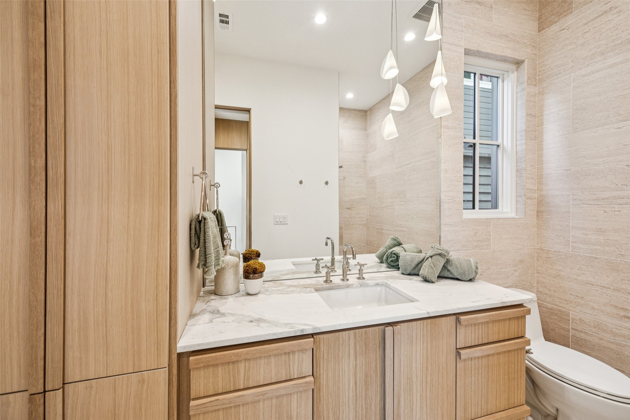 6833 Northridge Drive