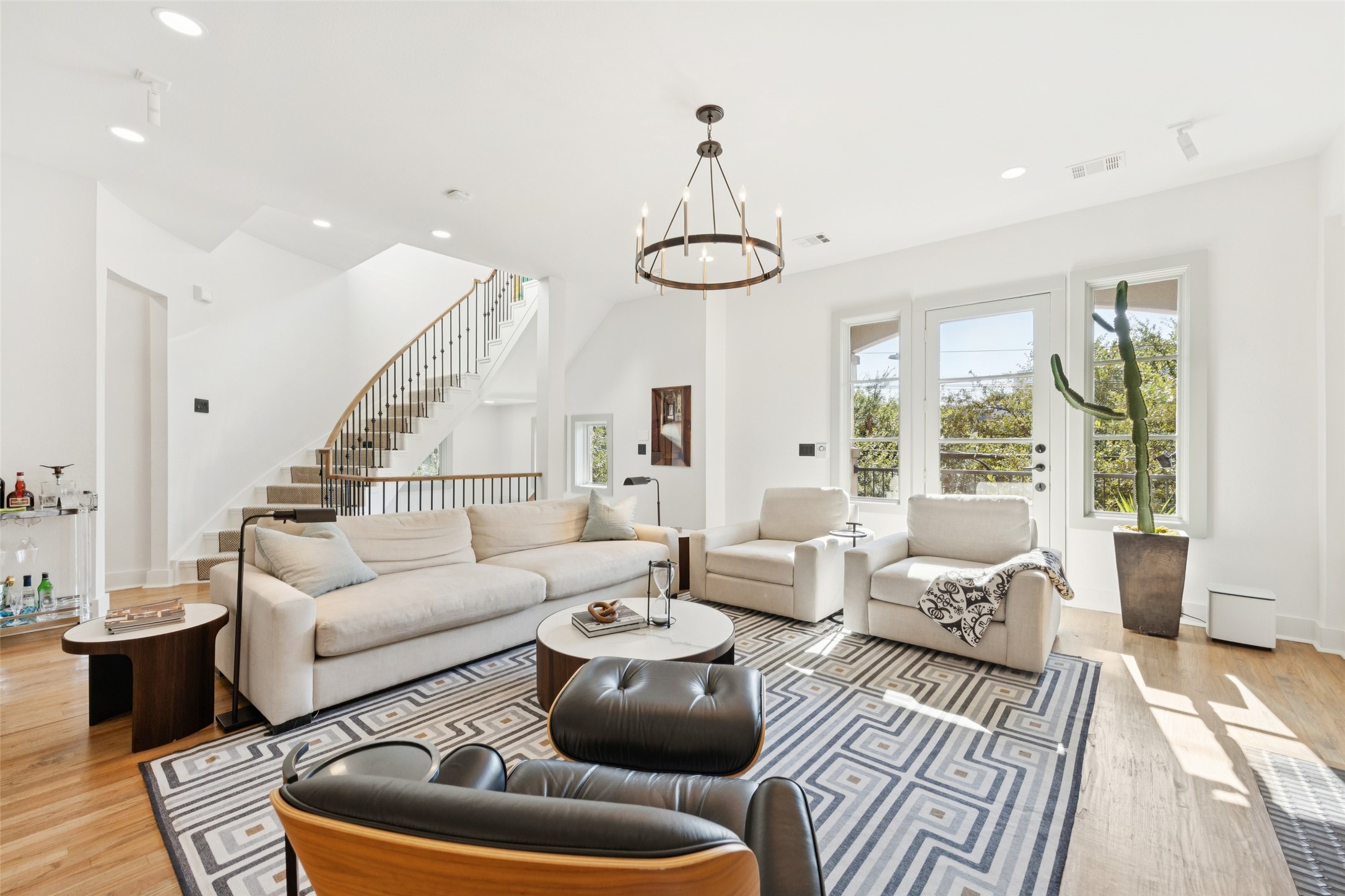 3637 Oak Lawn Avenue