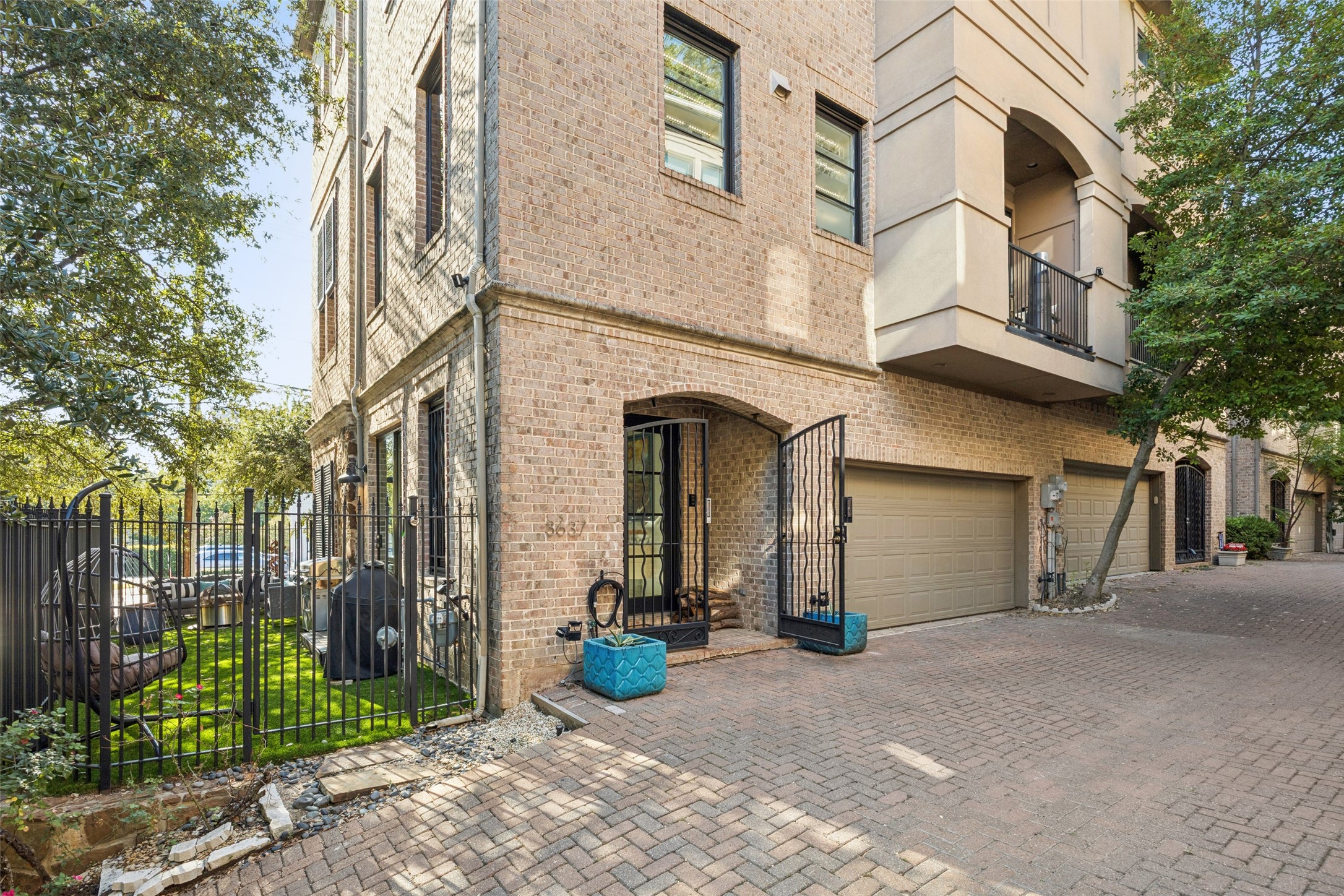 3637 Oak Lawn Avenue