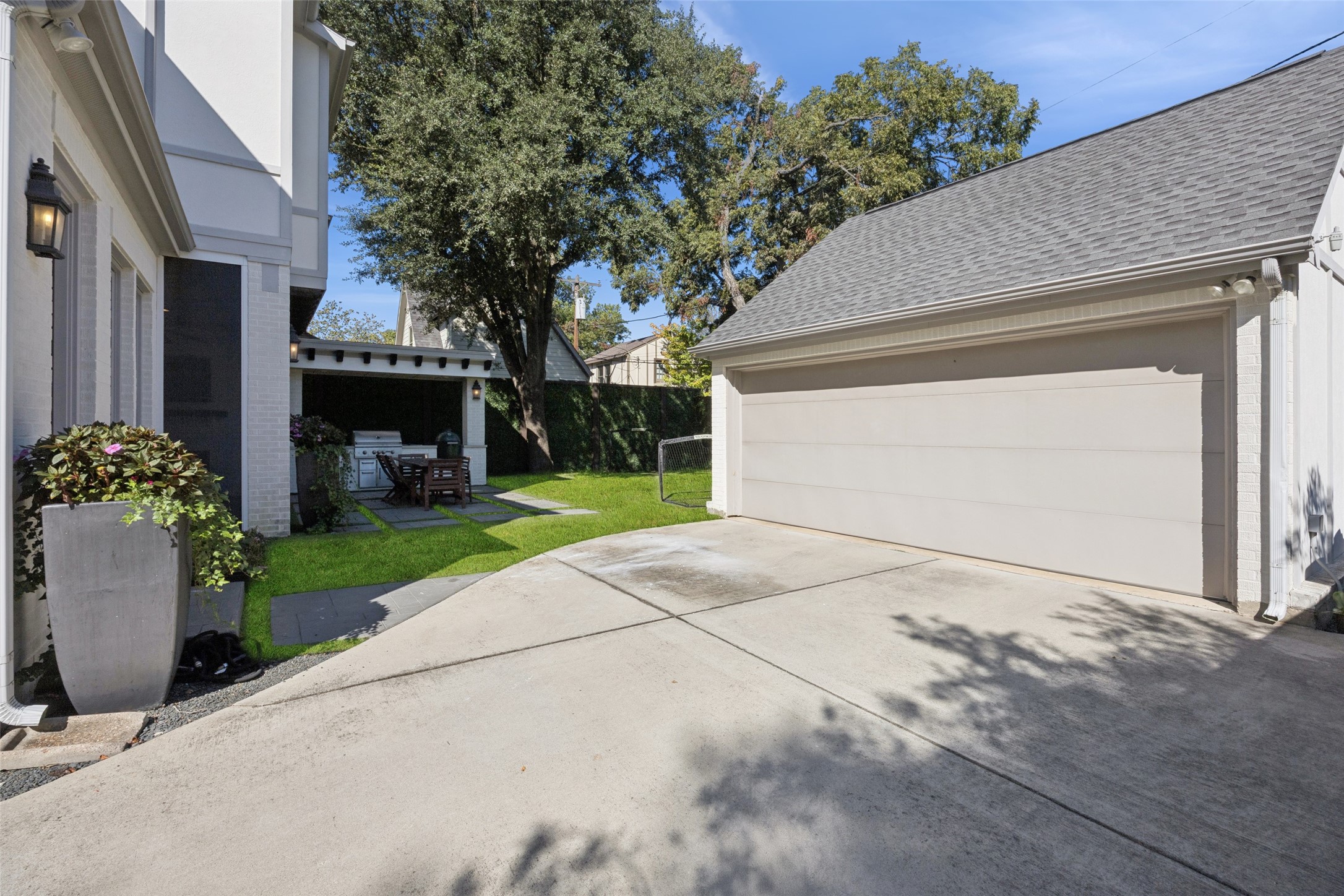 6435 Glenrose Court