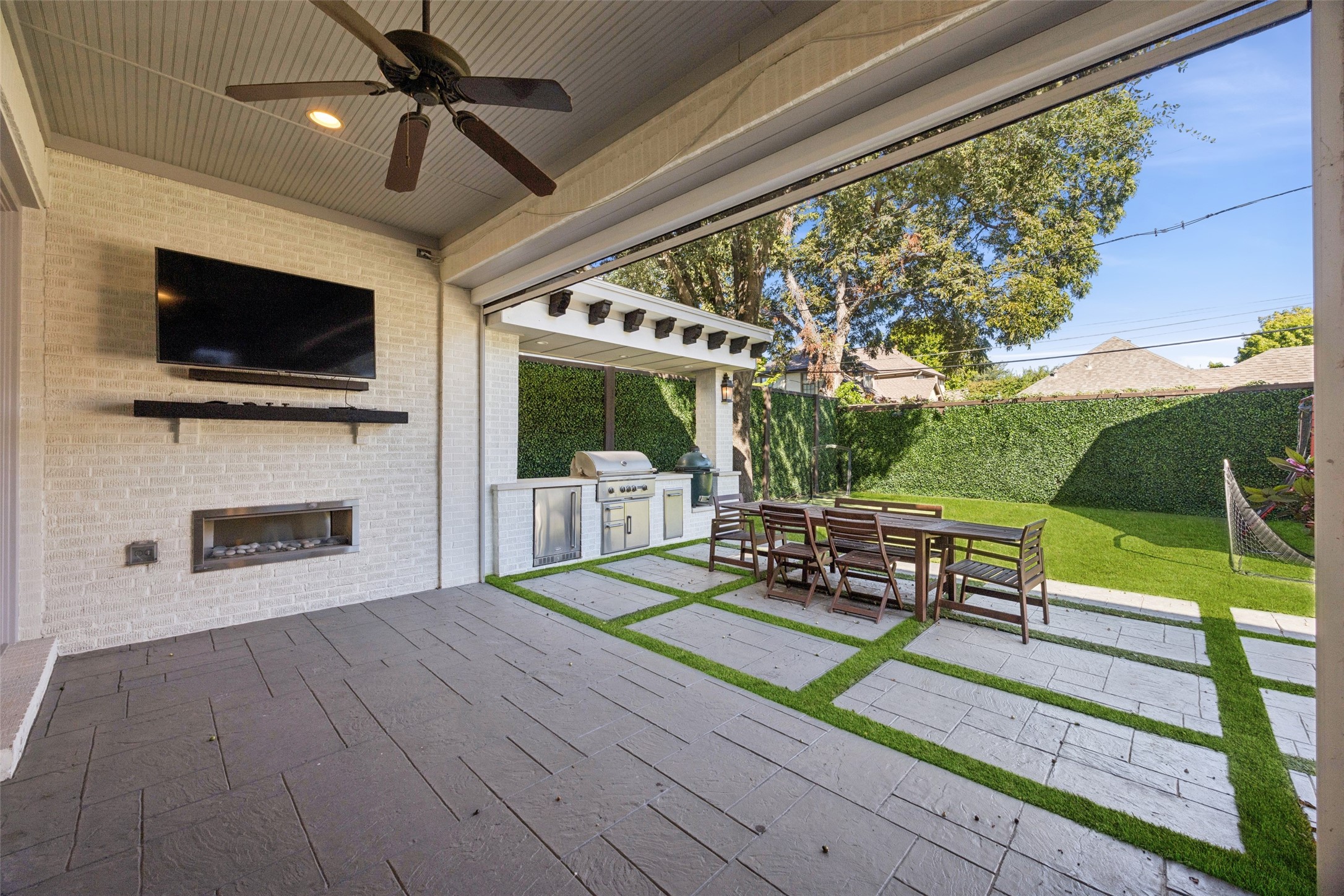 6435 Glenrose Court