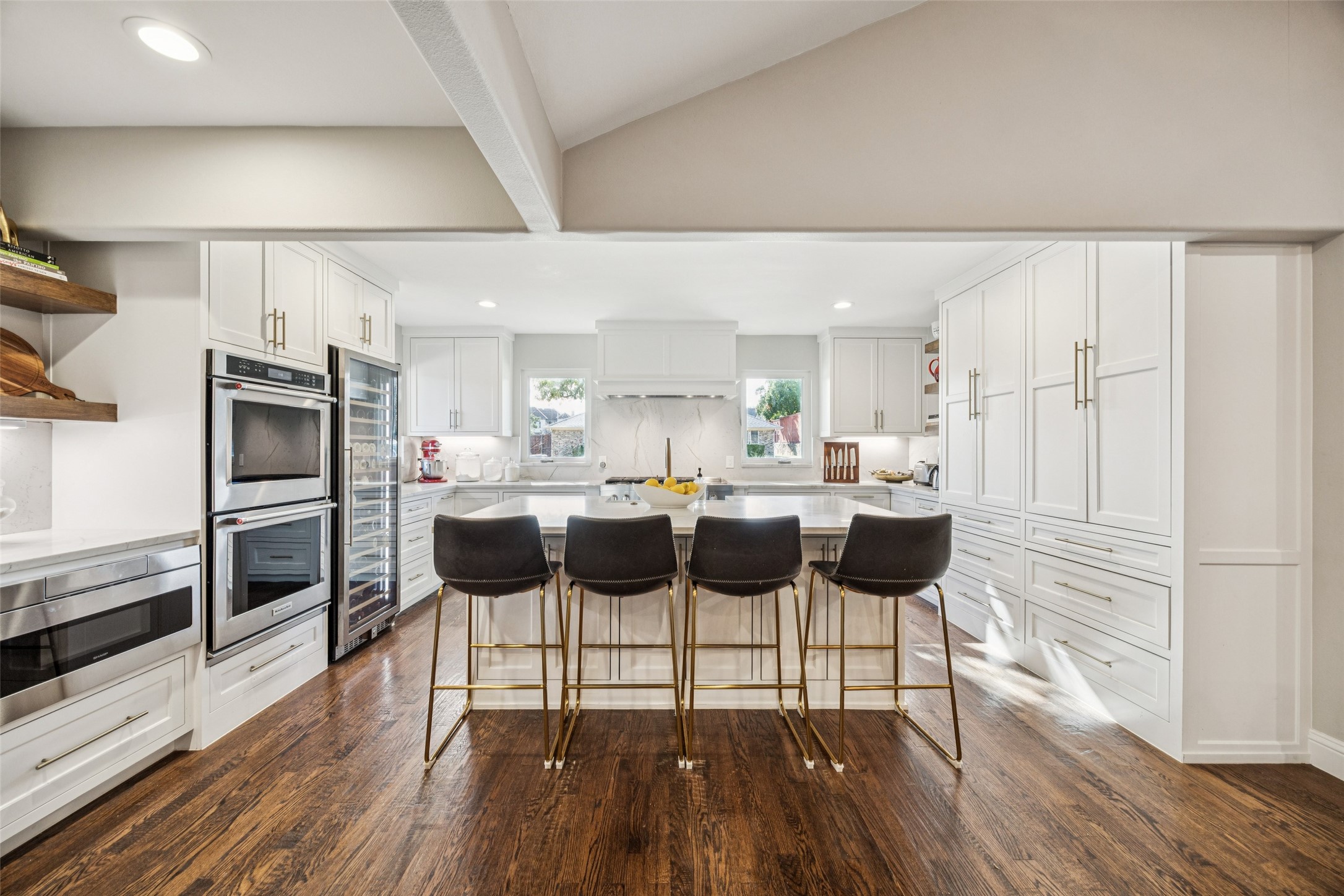 6547 Mercedes Avenue