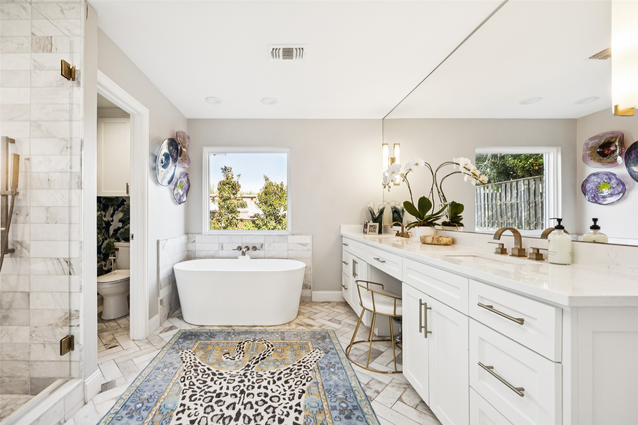 6547 Mercedes Avenue