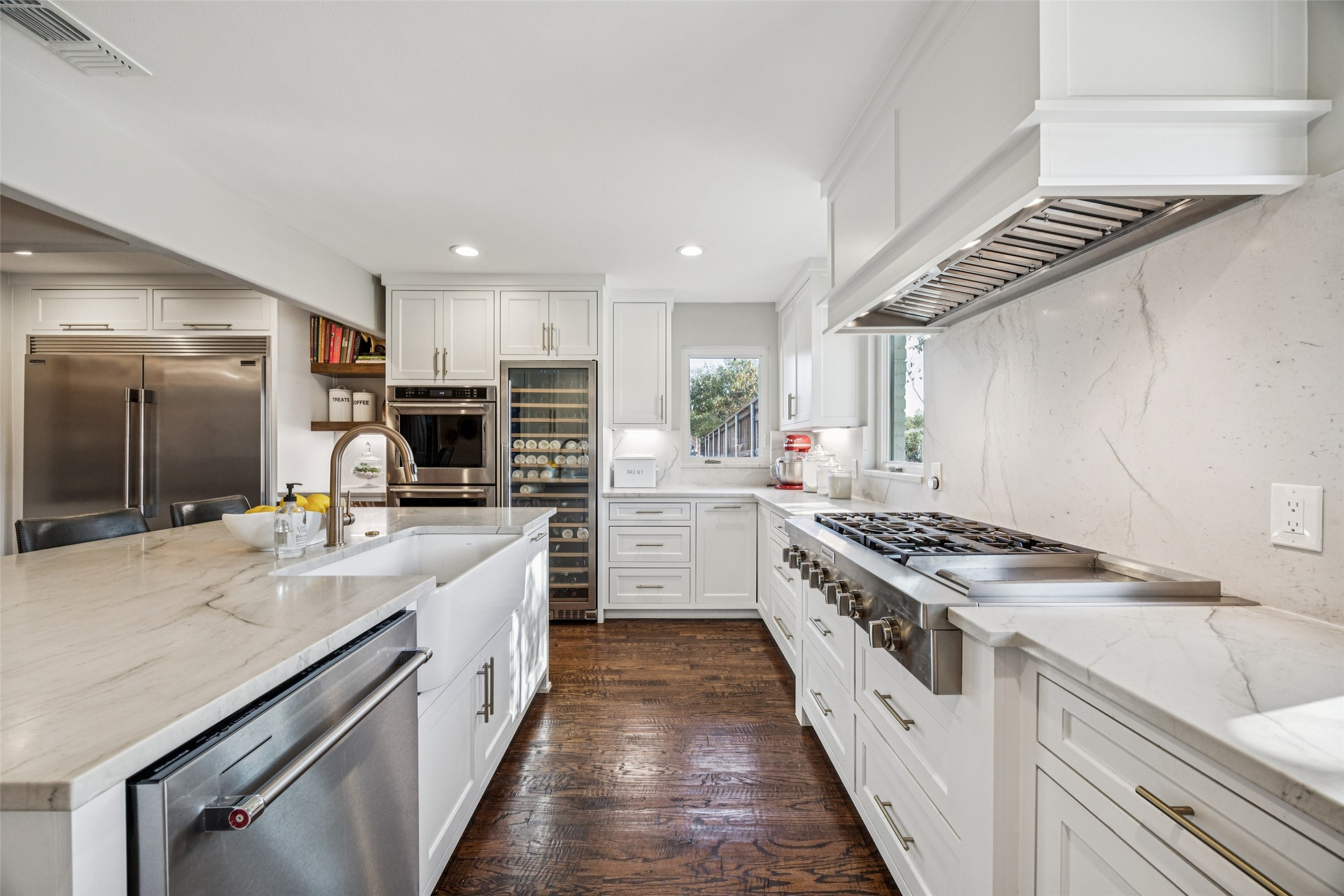 6547 Mercedes Avenue