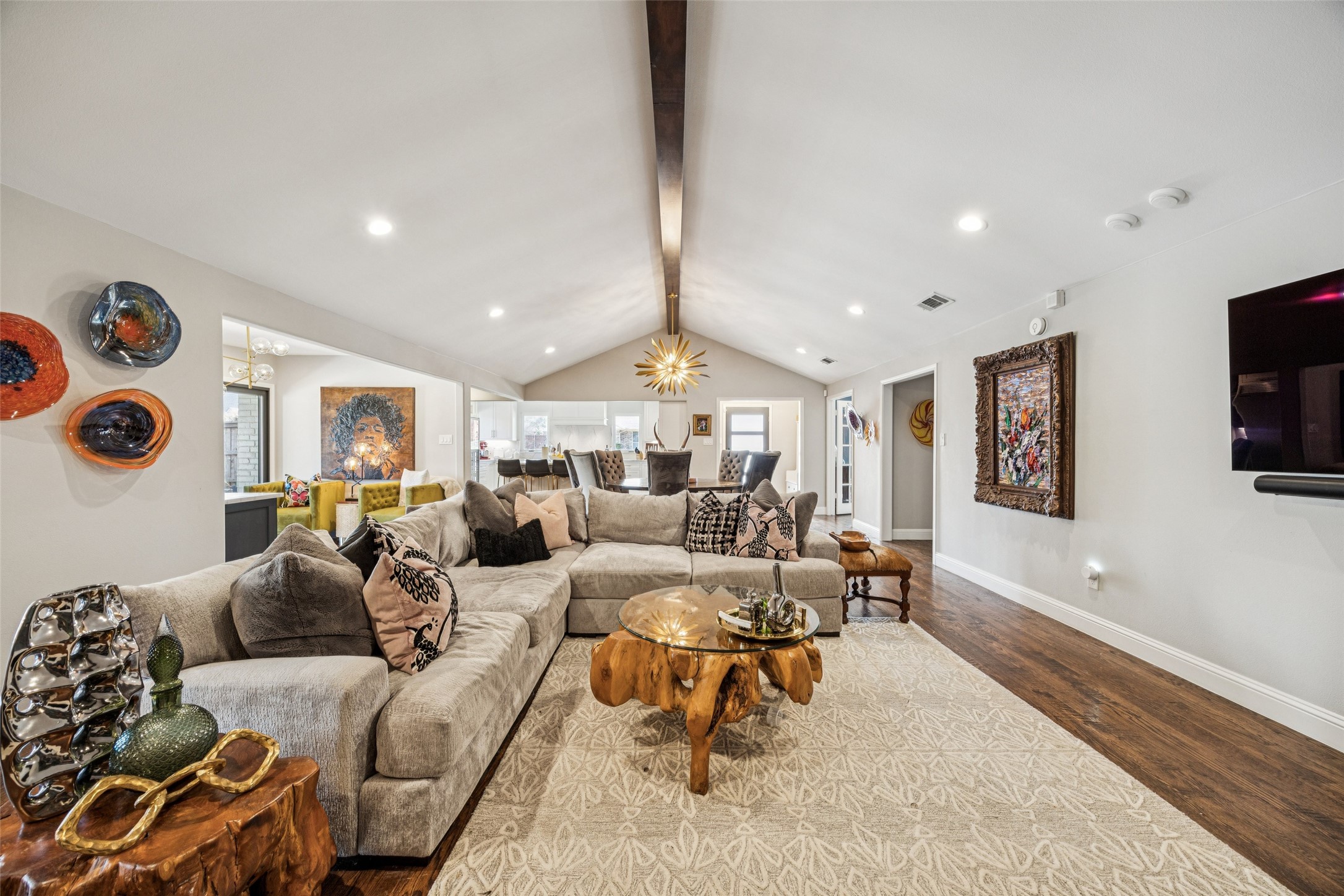 6547 Mercedes Avenue