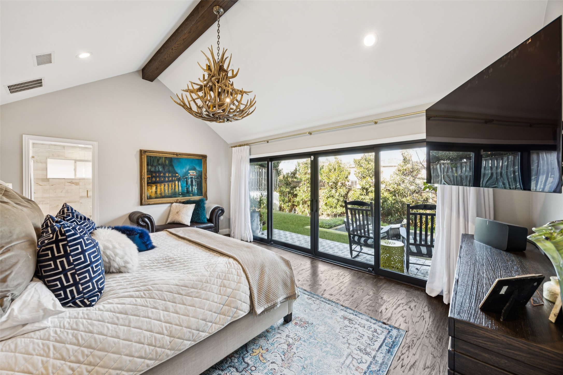 6547 Mercedes Avenue