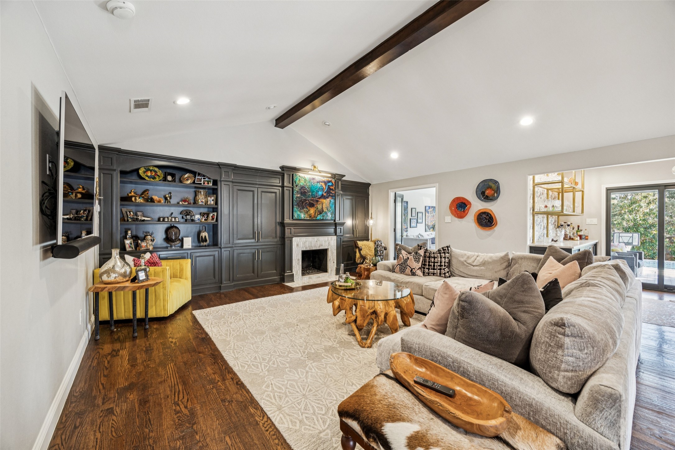 6547 Mercedes Avenue