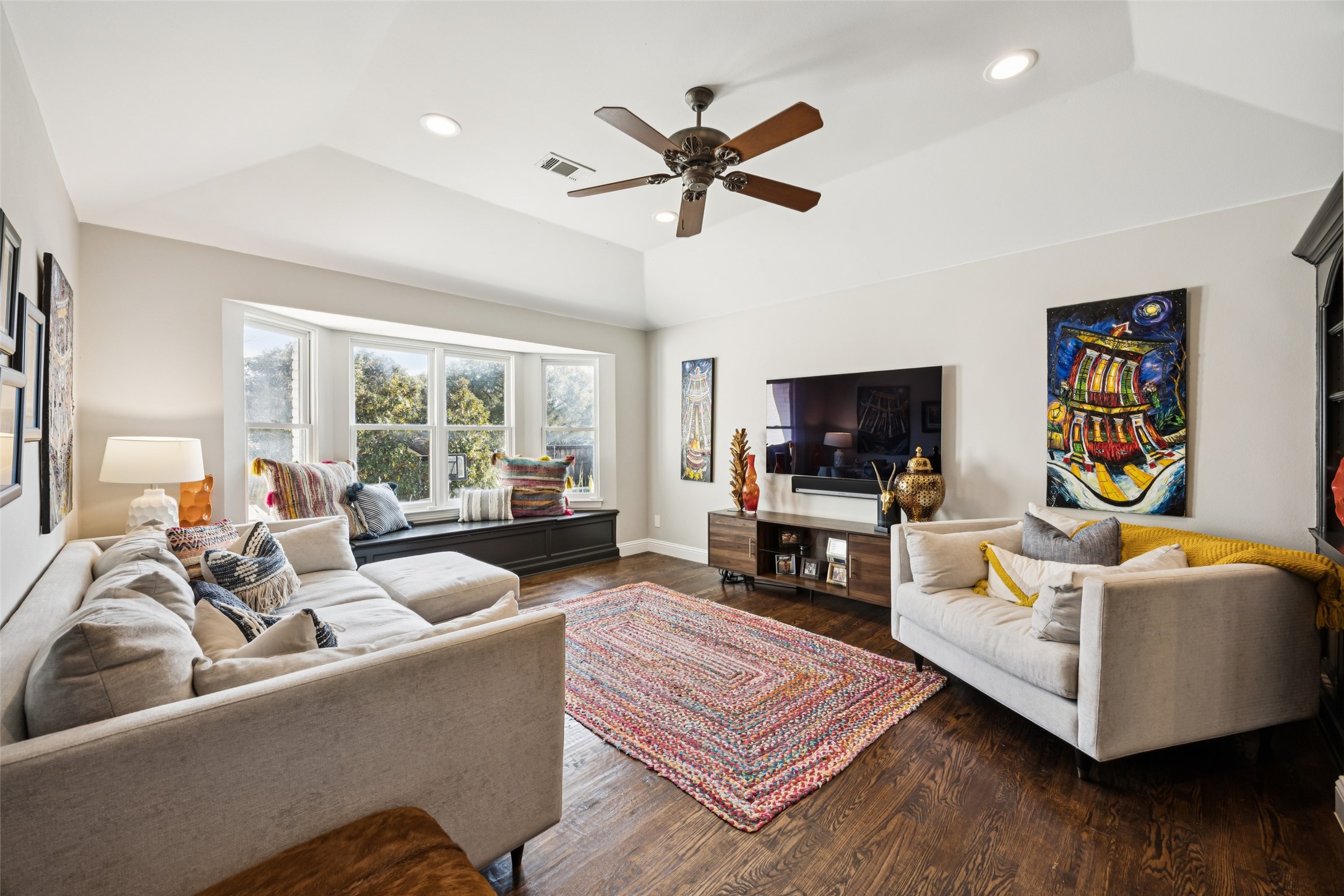 6547 Mercedes Avenue