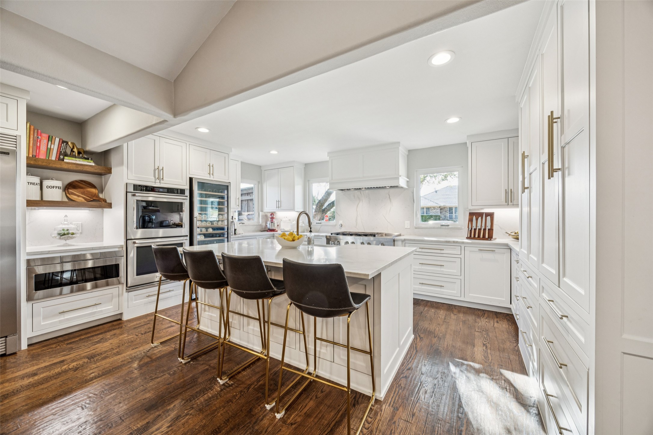 6547 Mercedes Avenue