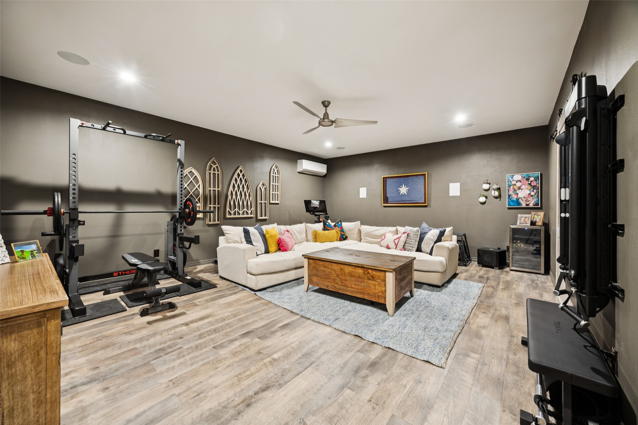 6547 Mercedes Avenue