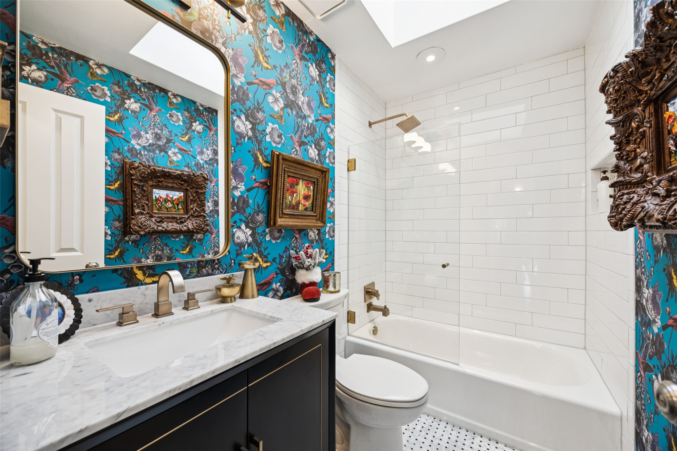 6547 Mercedes Avenue