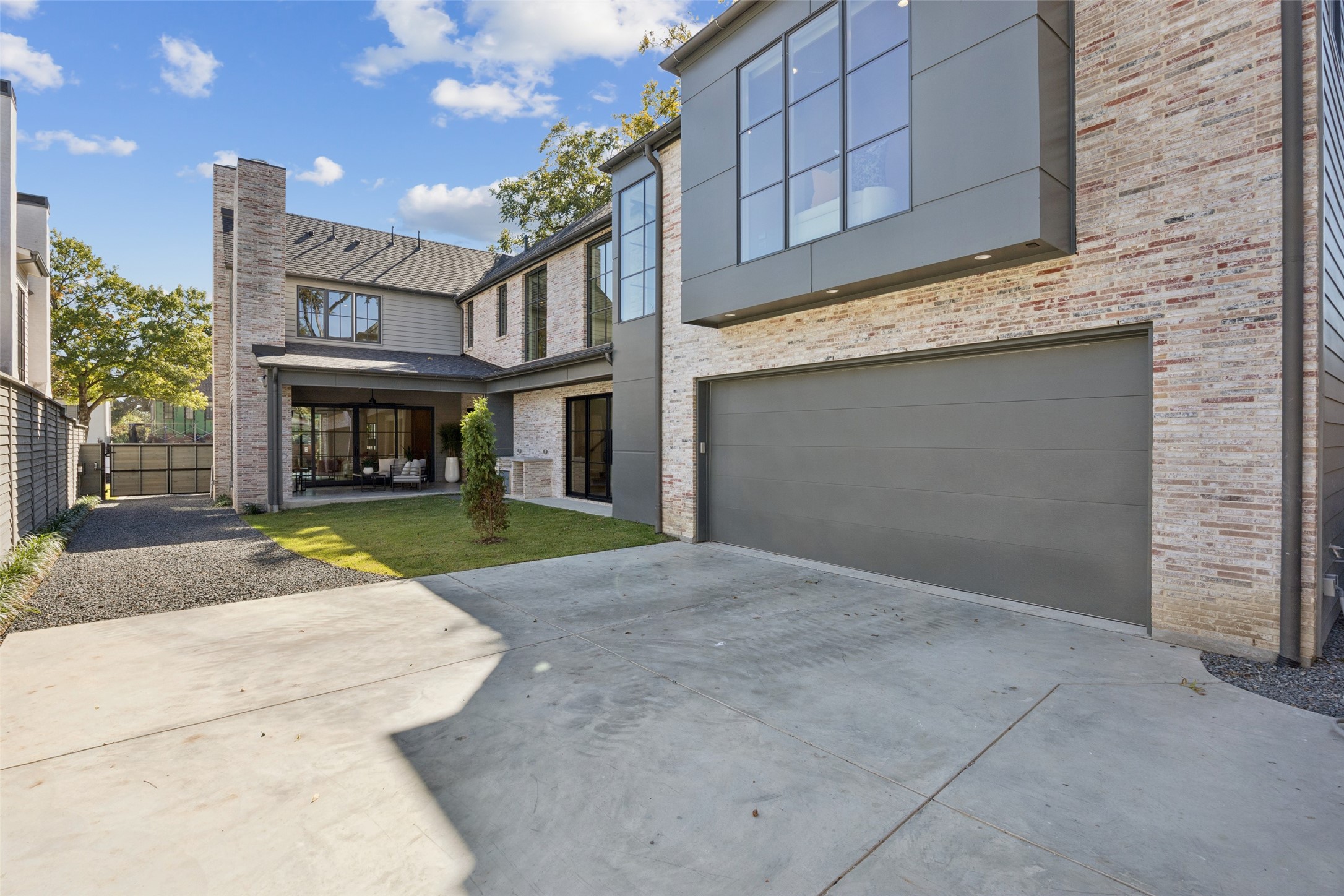 6833 Northridge Drive