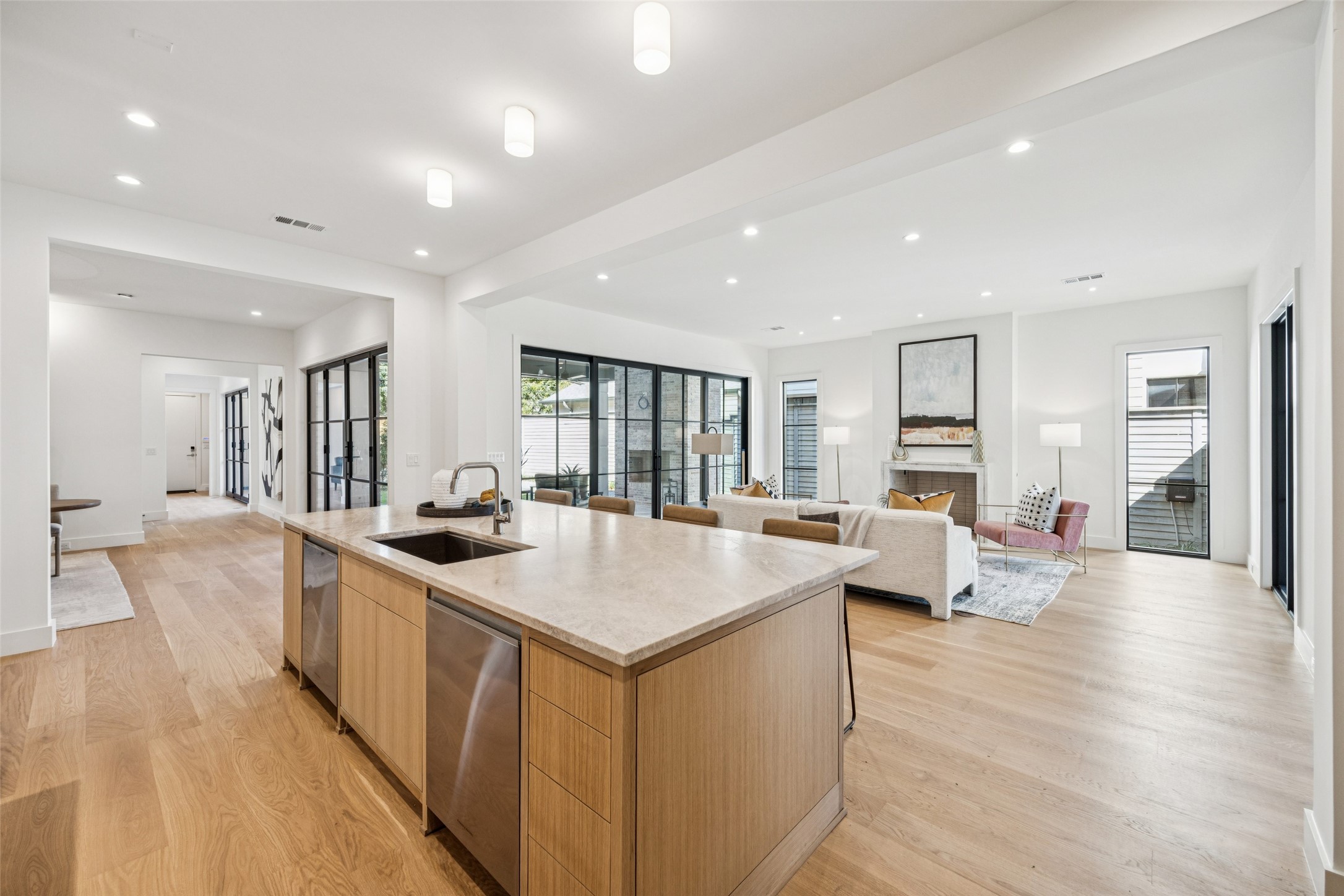 6833 Northridge Drive