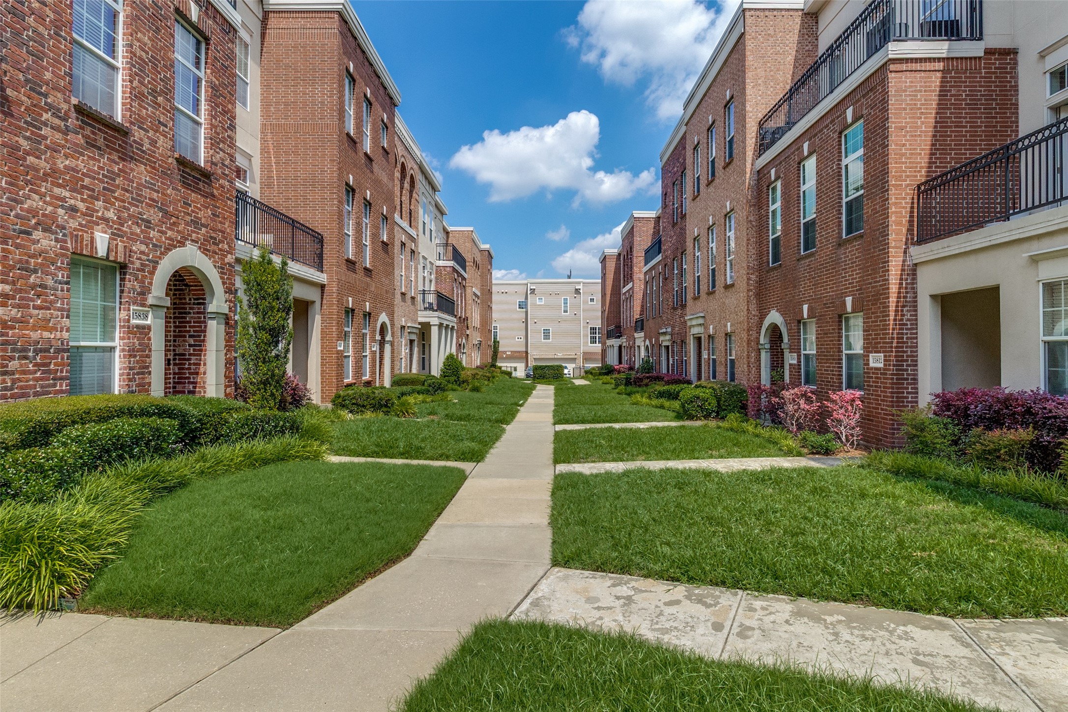 15826 Breedlove Place 143