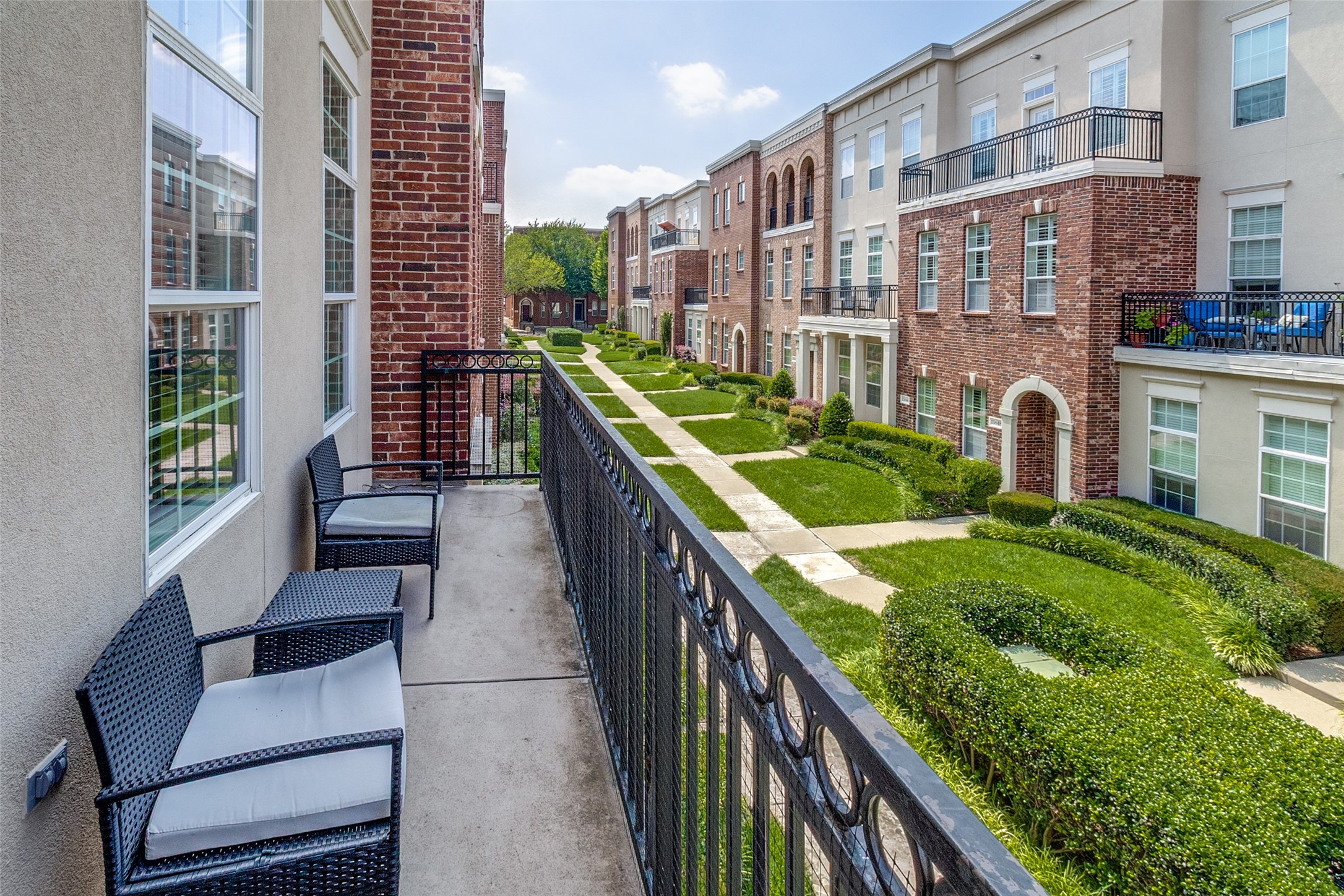 15826 Breedlove Place 143