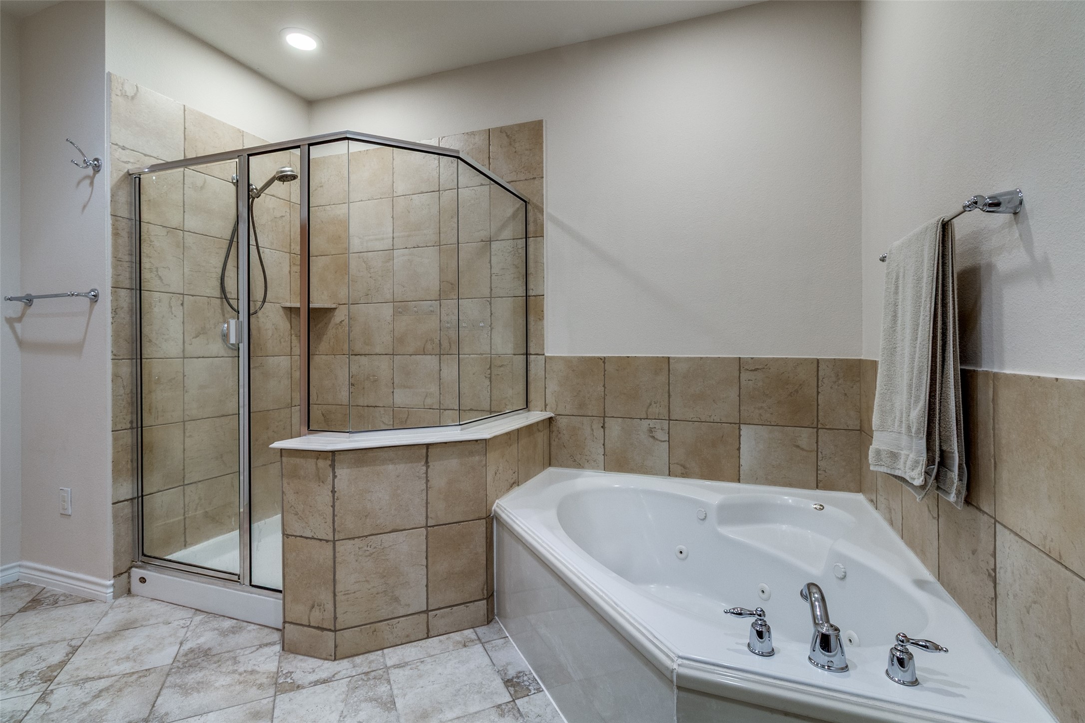 15826 Breedlove Place 143