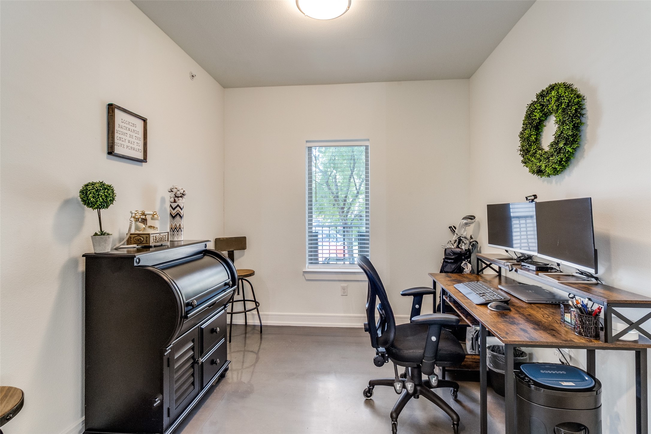 5710 Mccommas Boulevard 103