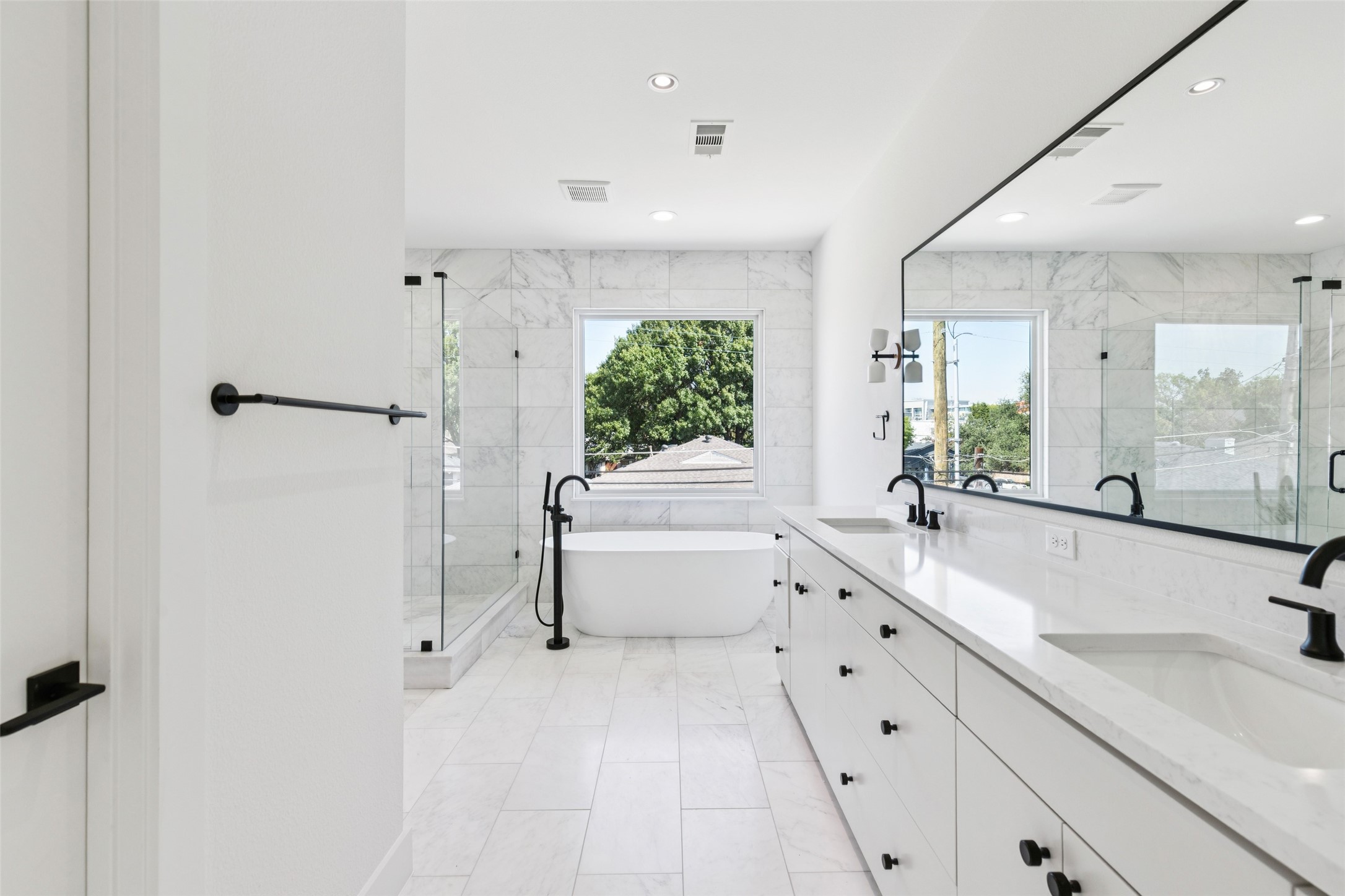 5463 Ellsworth Avenue