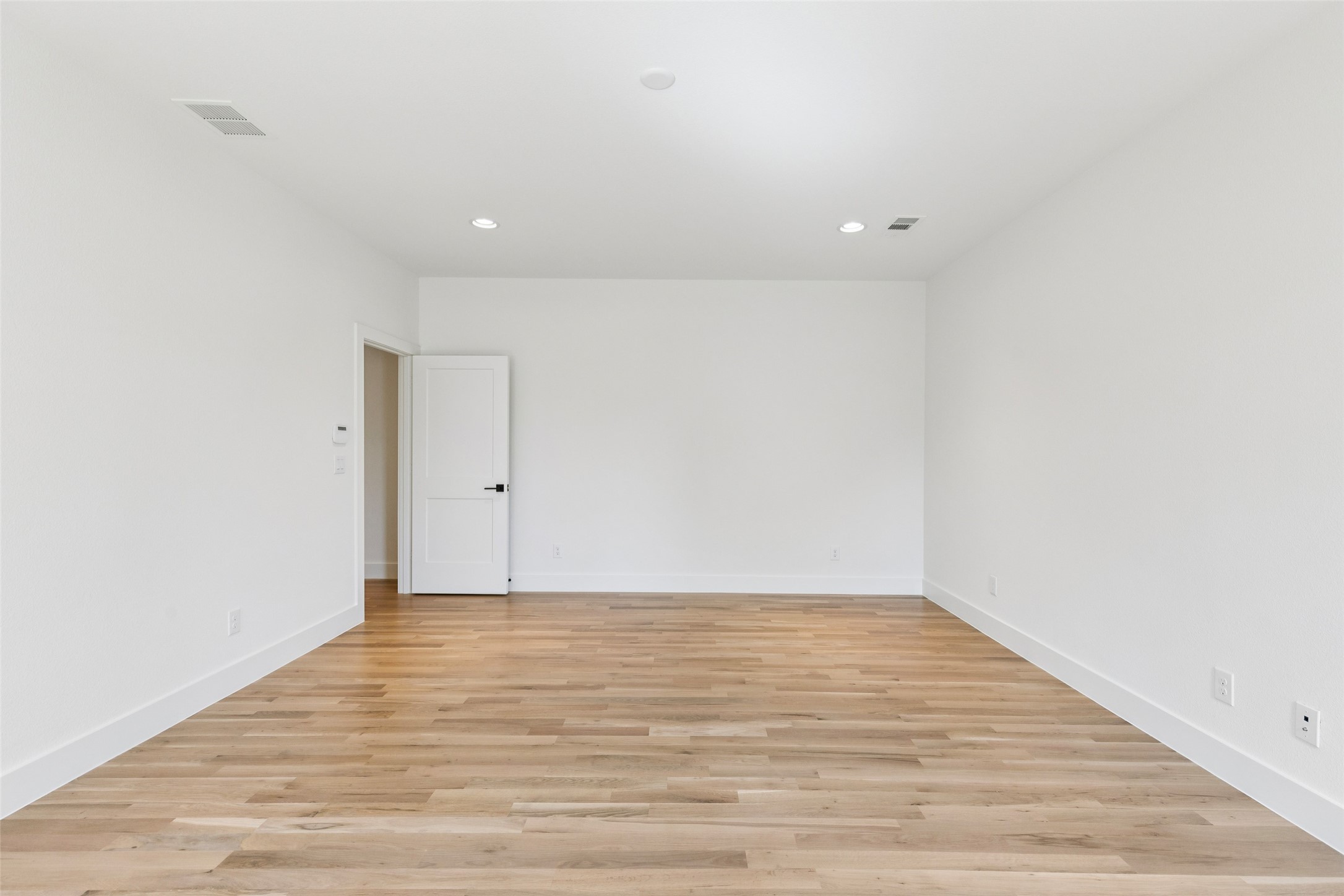 5463 Ellsworth Avenue