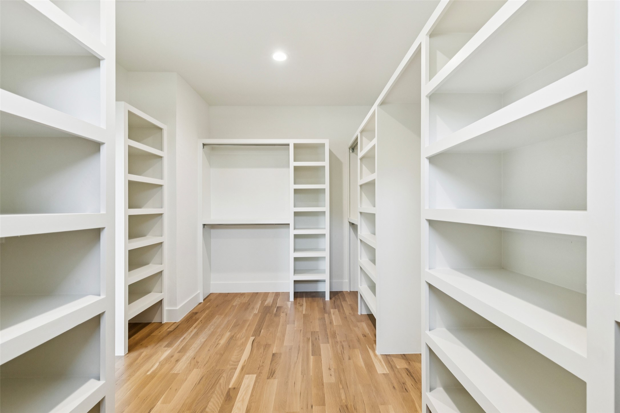 5463 Ellsworth Avenue