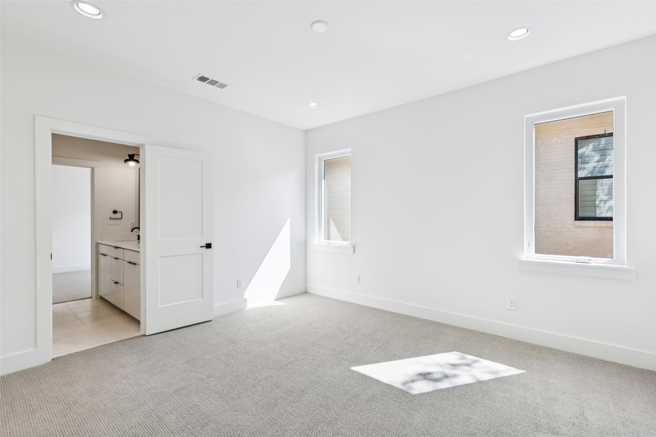 5463 Ellsworth Avenue