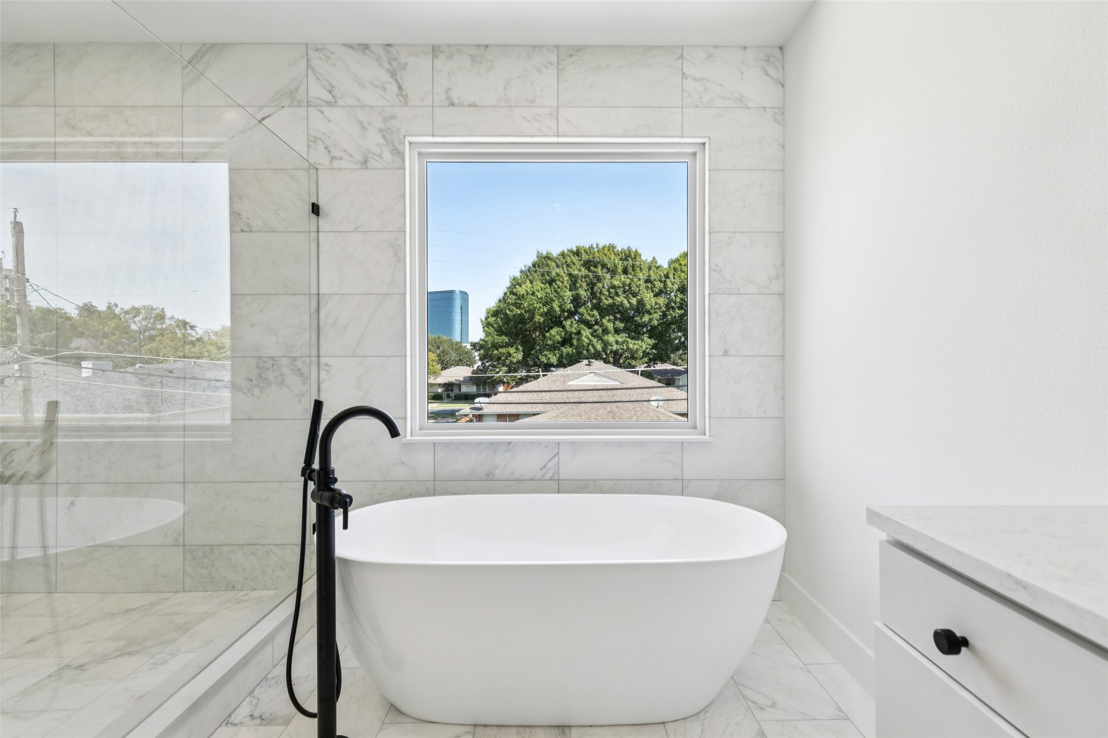 5463 Ellsworth Avenue